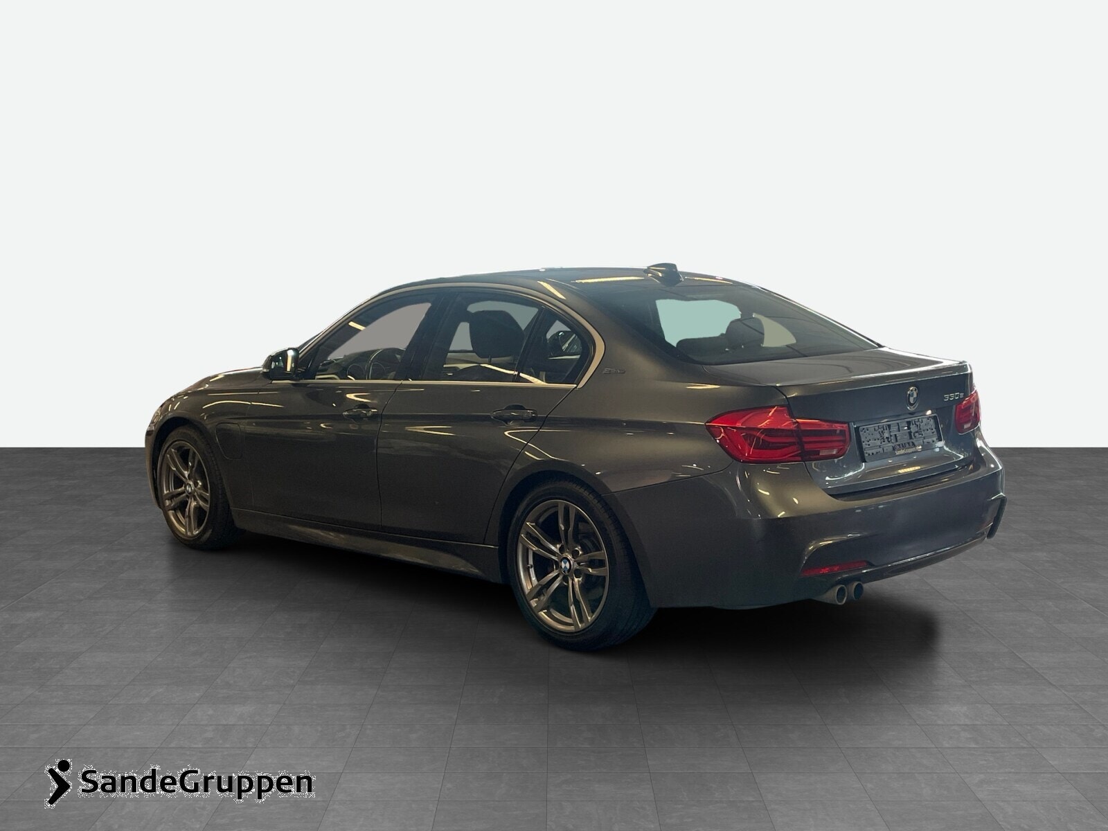 BMW 330e Sedan Steptronic, 252hp, 2016