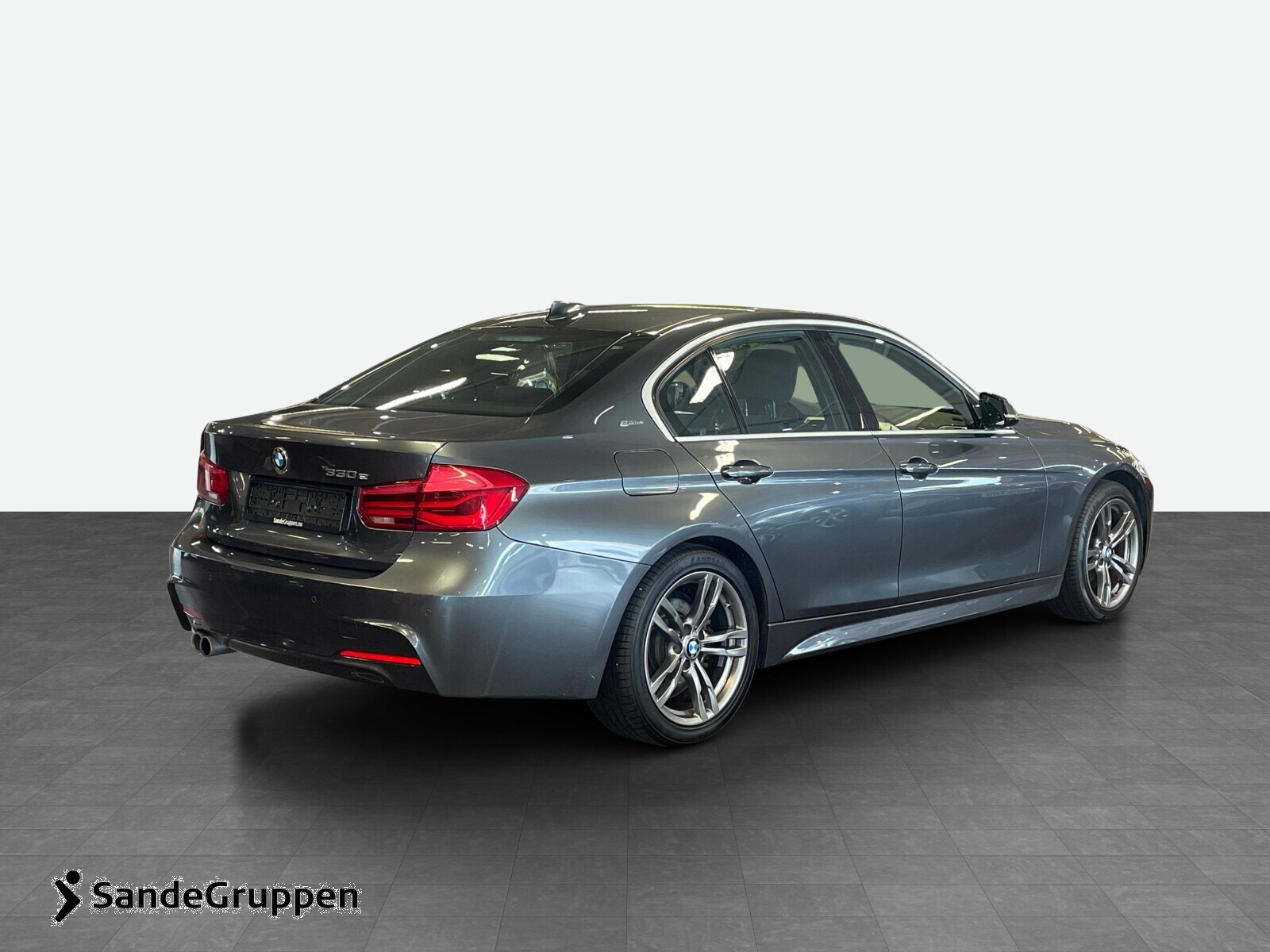 BMW 330e Sedan Steptronic, 252hp, 2016
