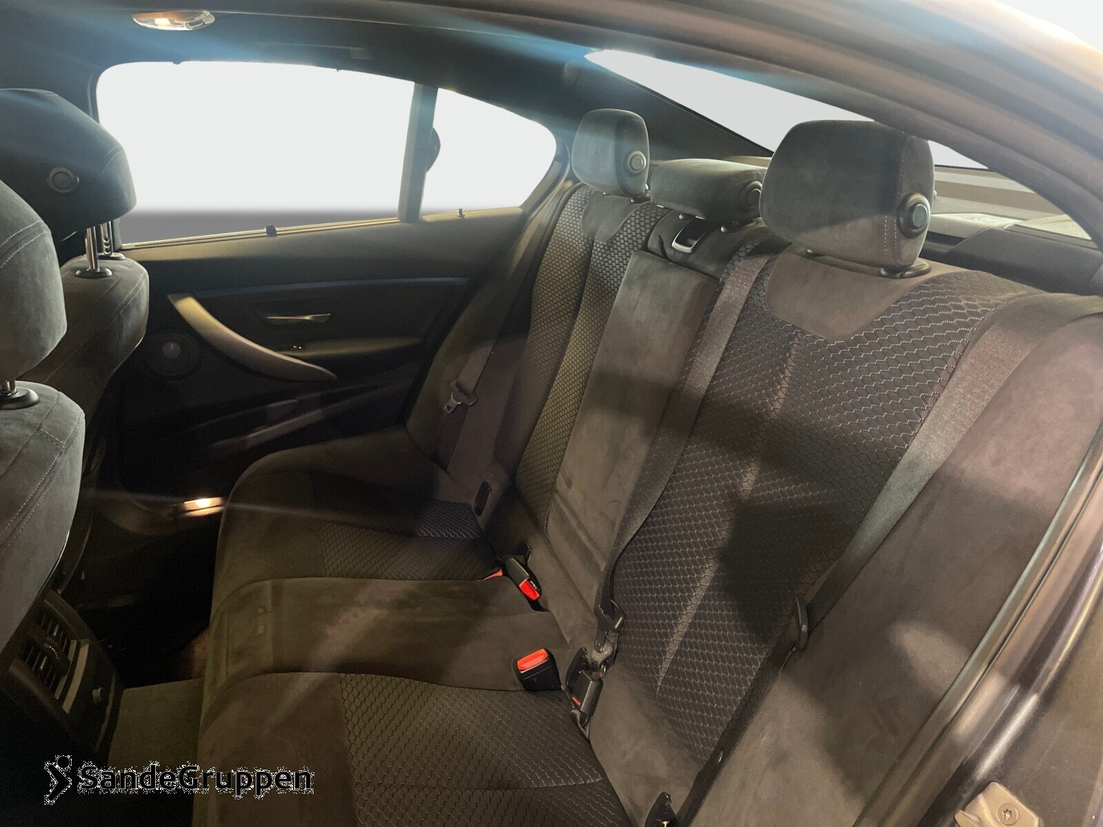BMW 330e Sedan Steptronic, 252hp, 2016