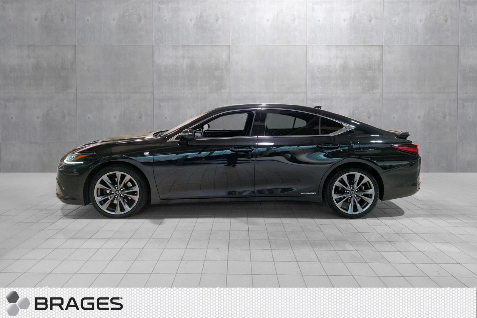 Lexus ES 300h 2.5 E-CVT, 218hp, 2019