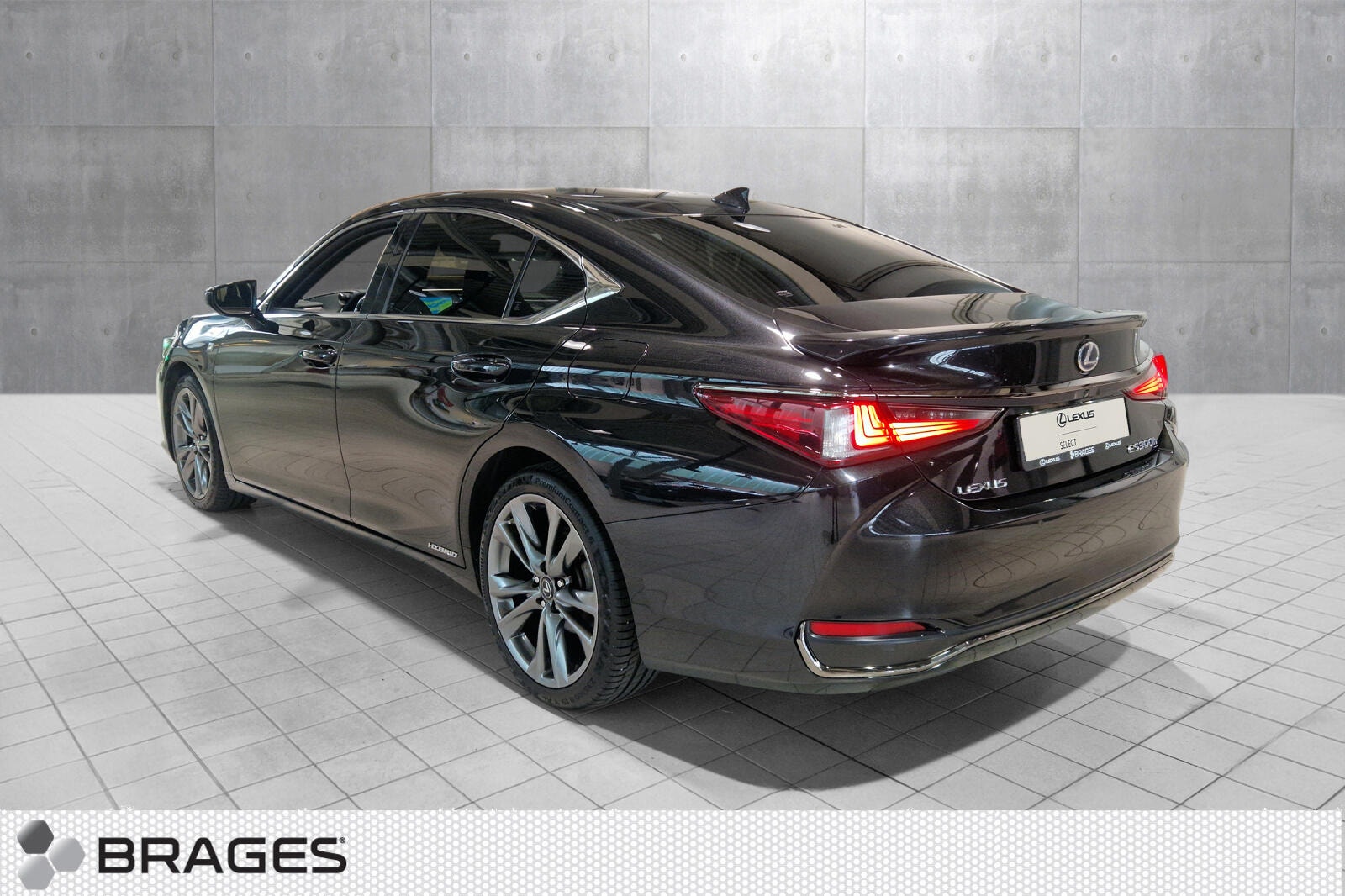 Lexus ES 300h 2.5 E-CVT, 218hp, 2019