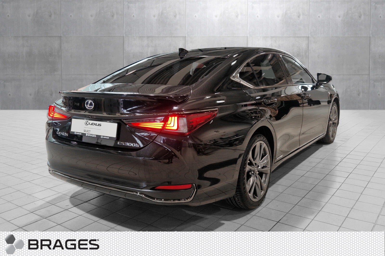 Lexus ES 300h 2.5 E-CVT, 218hp, 2019