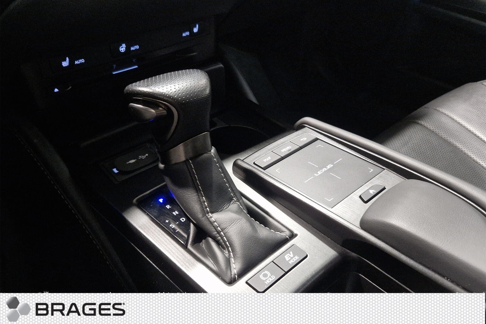 Lexus ES 300h 2.5 E-CVT, 218hp, 2019