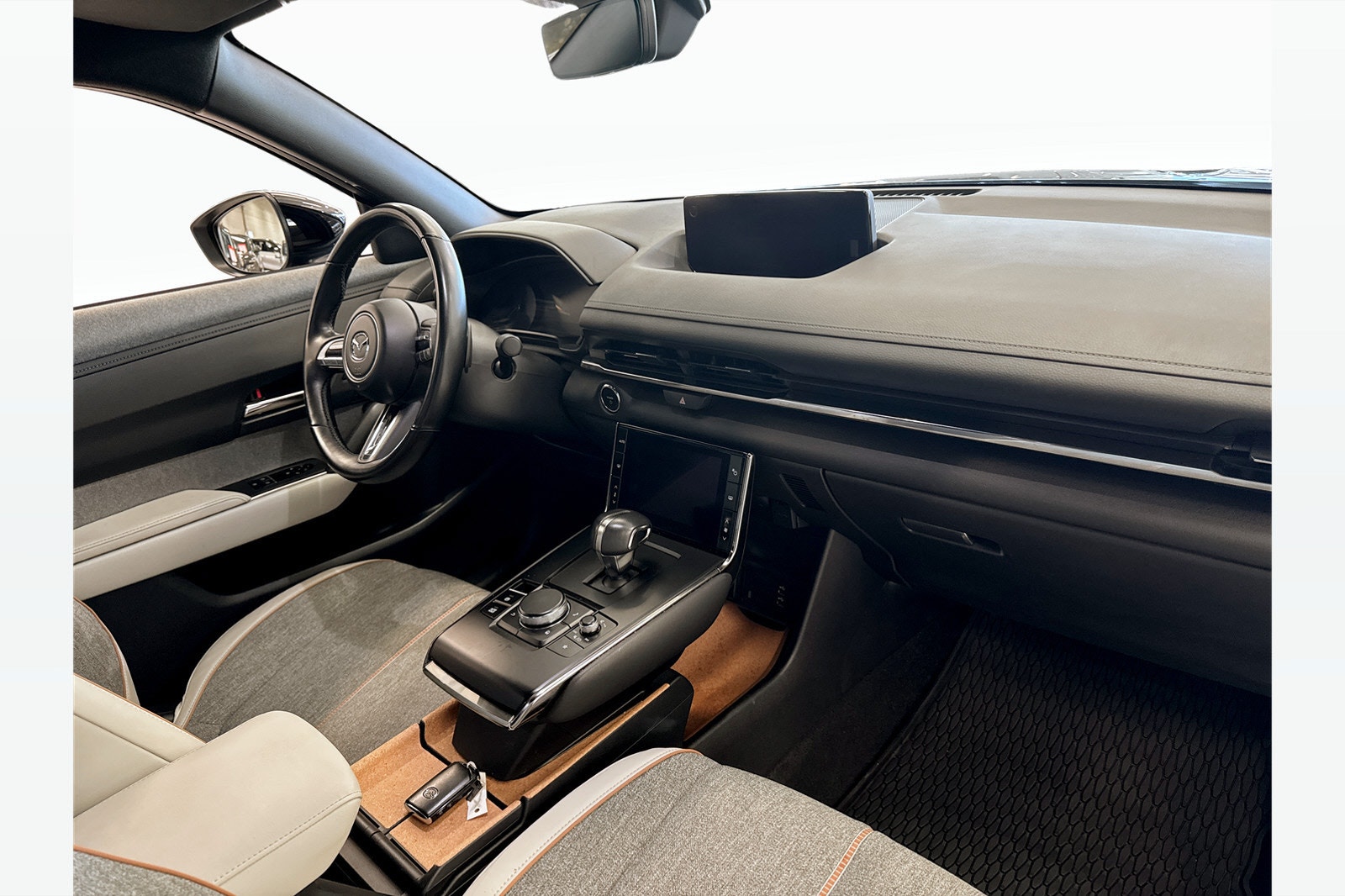 Mazda MX-30 e-Skyactiv EV, 143hp, 2023