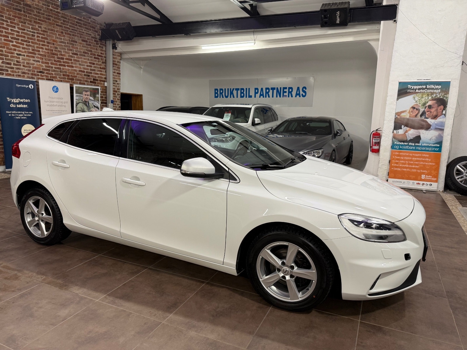 Volvo V40 D2 Manual, 6-trins, 120ps, 2017