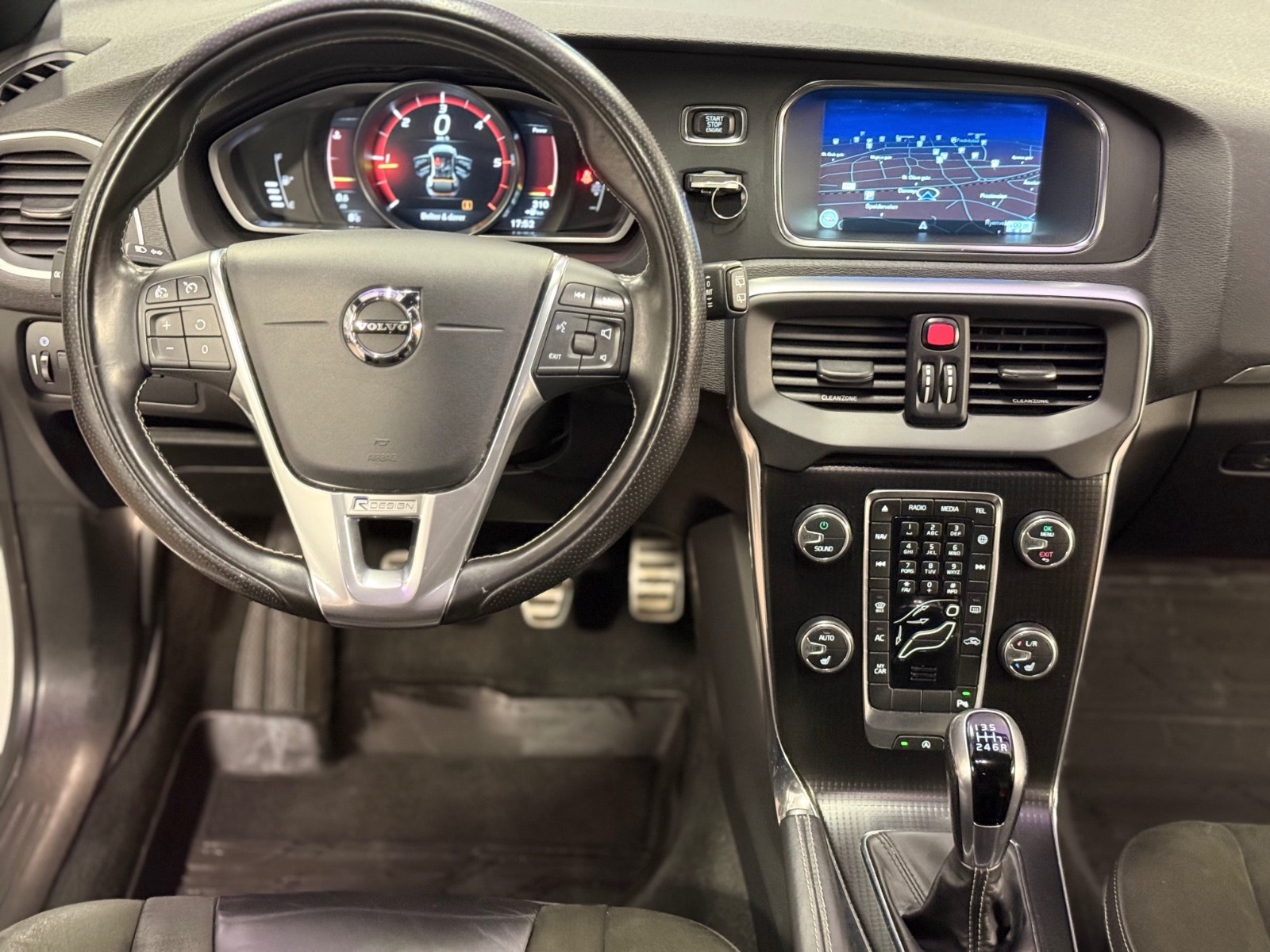 Volvo V40 D2 Manual, 6-trins, 120ps, 2017