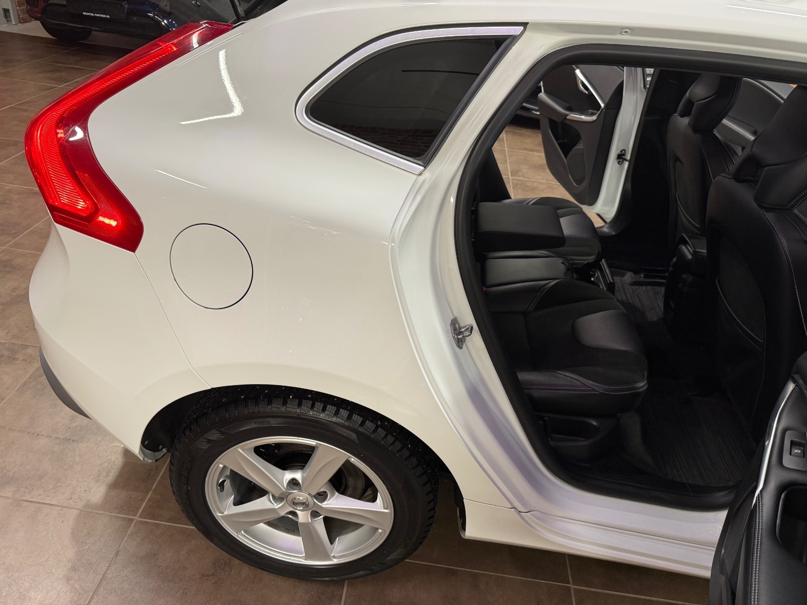 Volvo V40 D2 Manual, 6-trins, 120ps, 2017