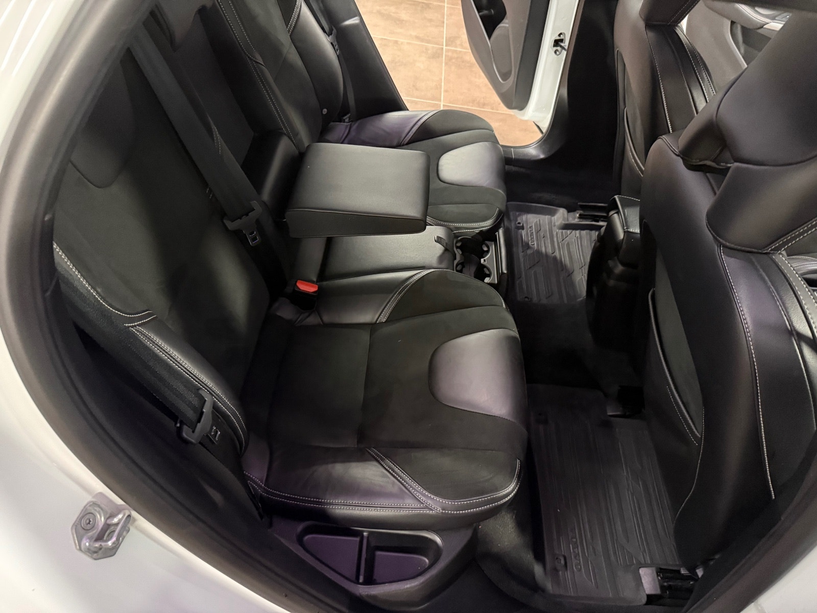 Volvo V40 D2 Manual, 6-trins, 120ps, 2017