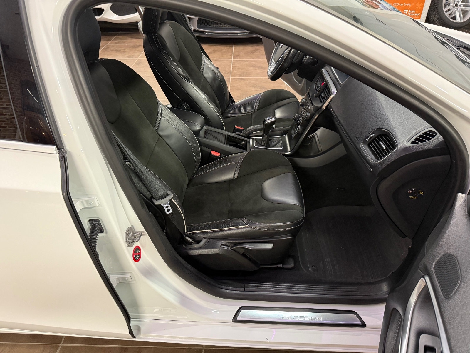 Volvo V40 D2 Manual, 6-trins, 120ps, 2017