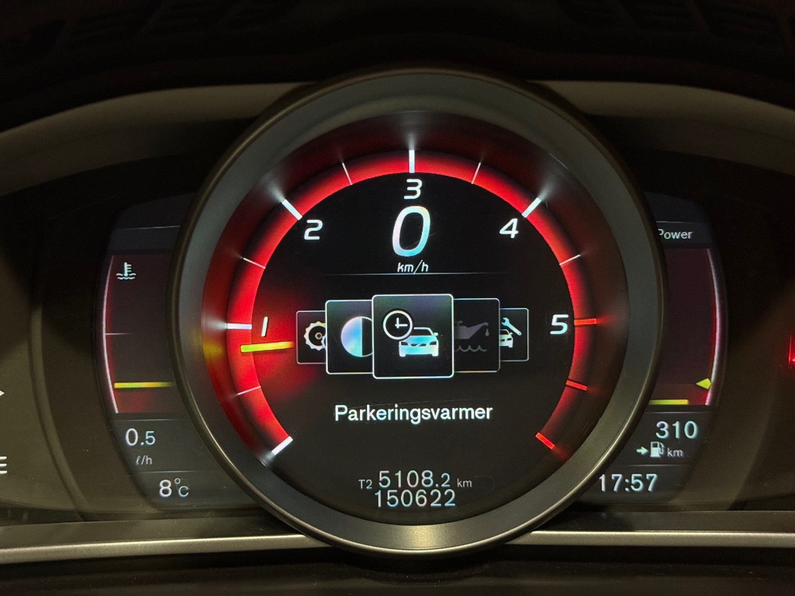 Volvo V40 D2 Manual, 6-trins, 120ps, 2017