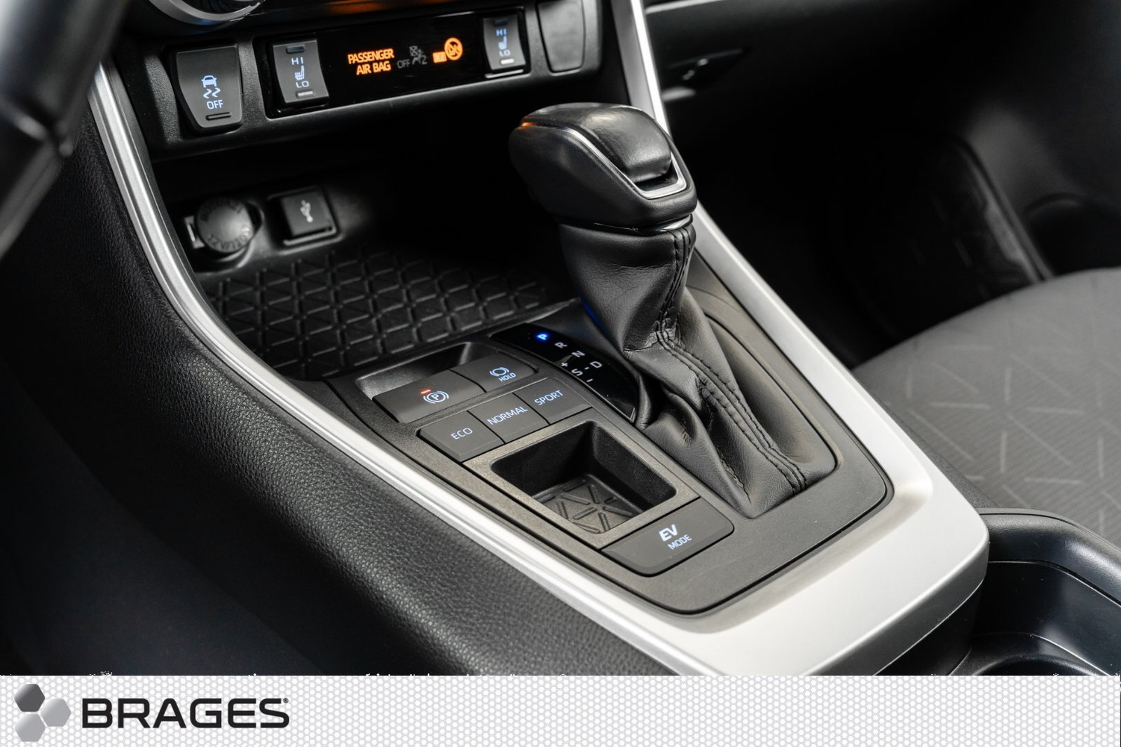 Toyota RAV4 Hybrid E-CVT, 218ps, 2020