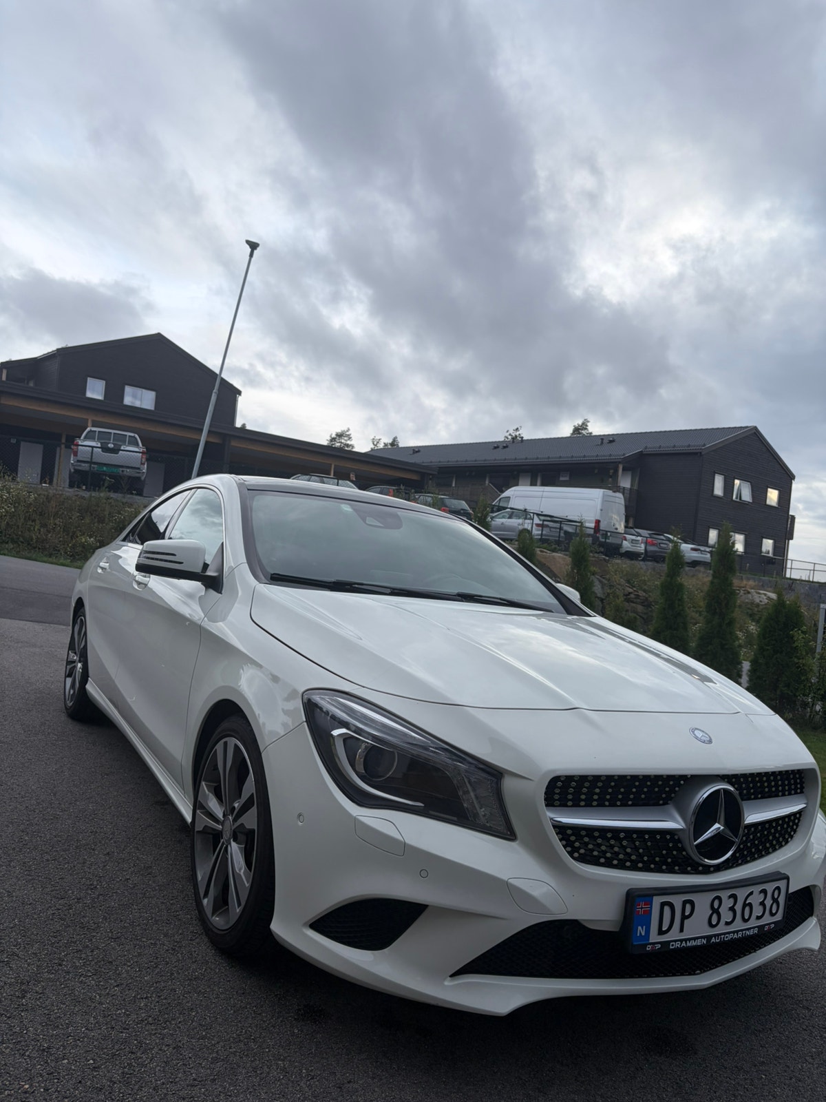 Mercedes-Benz CLA 180 7G-DCT, 122hp, 2015