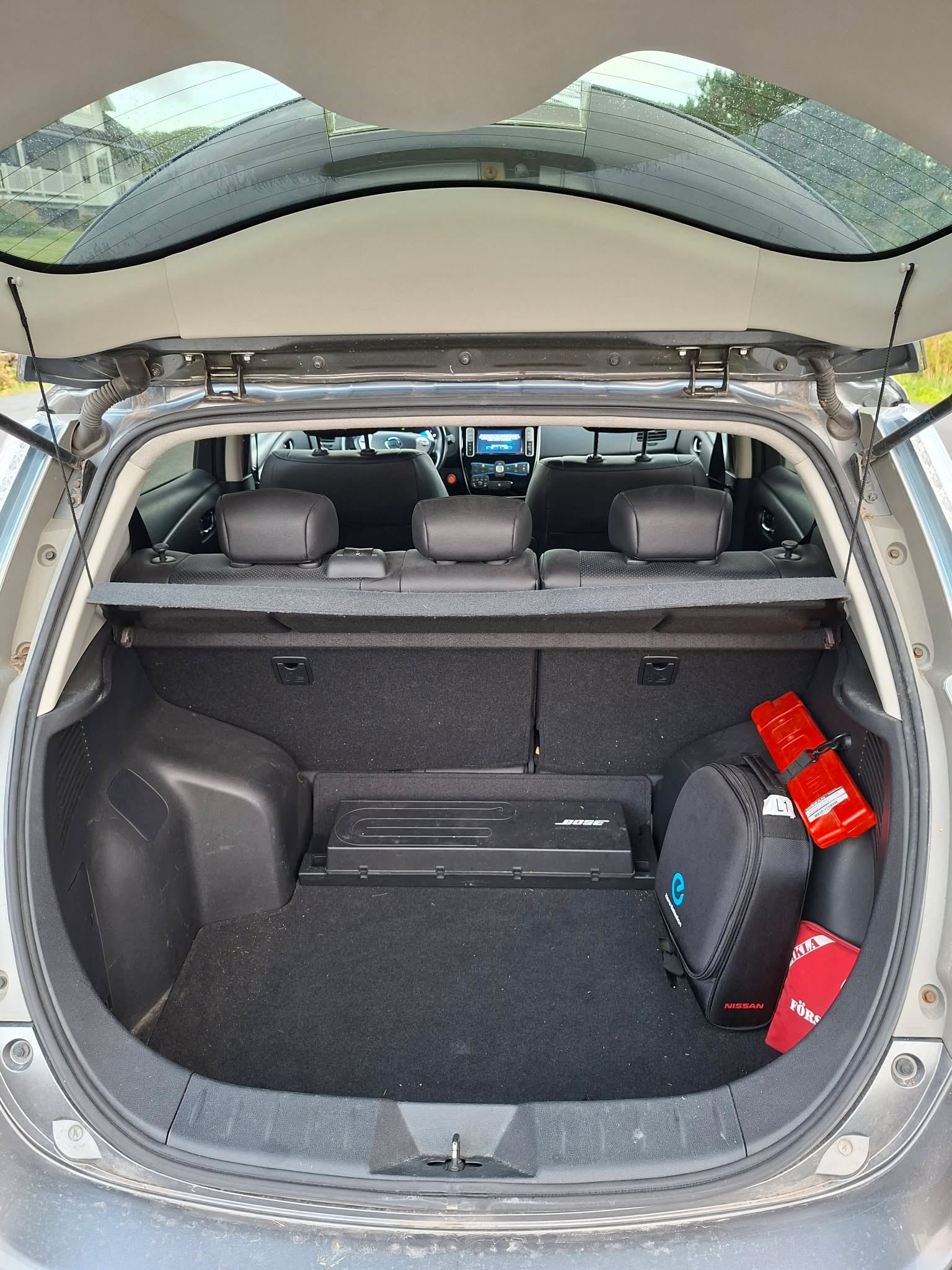 Nissan Leaf 24 kWh, 109ps, 2014