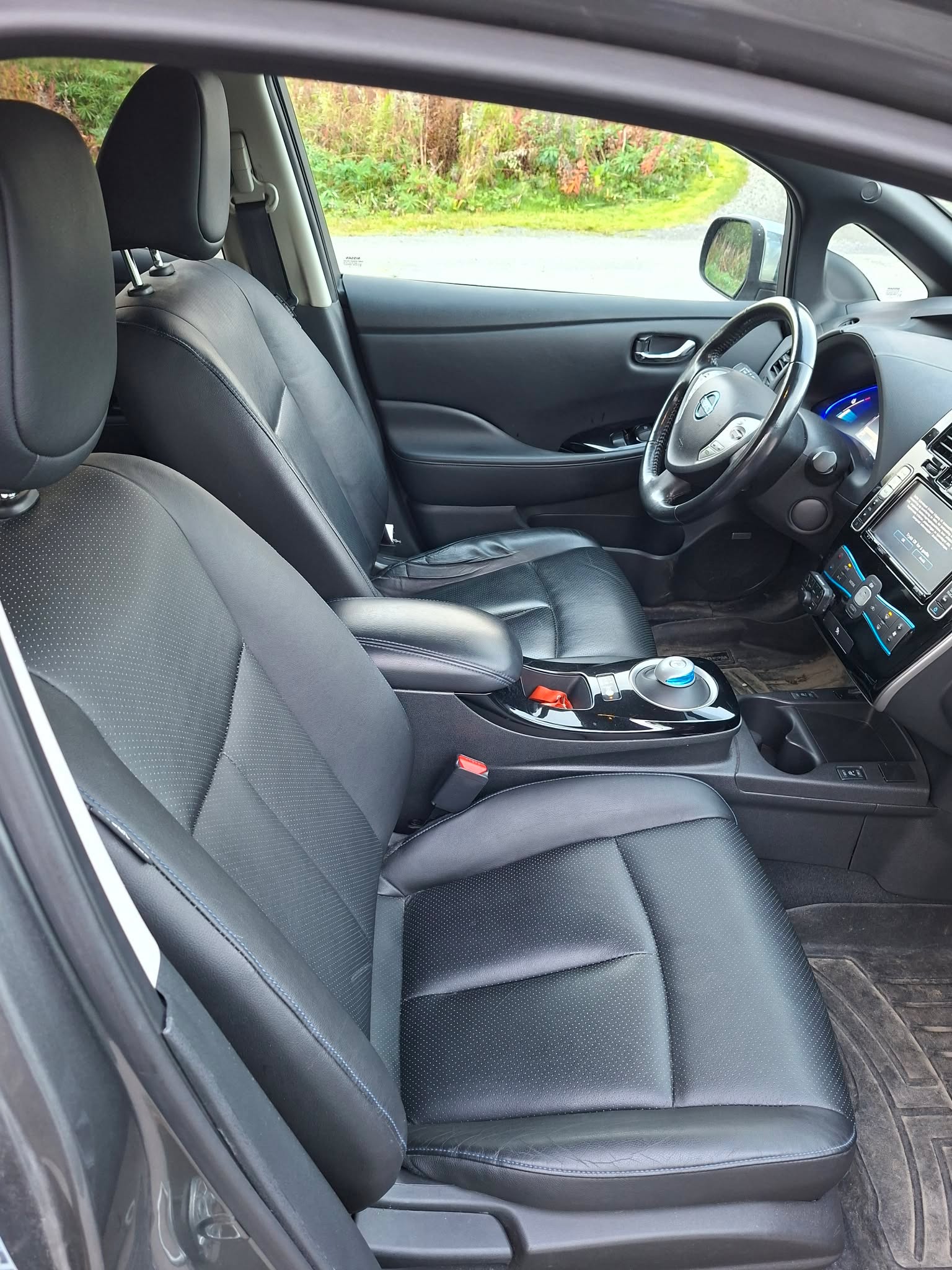 Nissan Leaf 24 kWh, 109ps, 2014