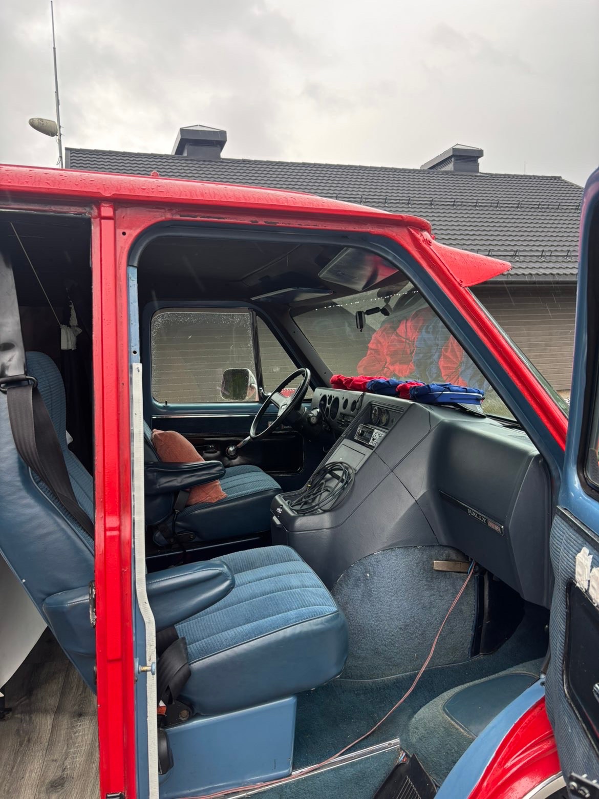 GMC G2500 Rally 5.0 V8 TBI Hydra-Matic, 4-trins, 173ps, 1987