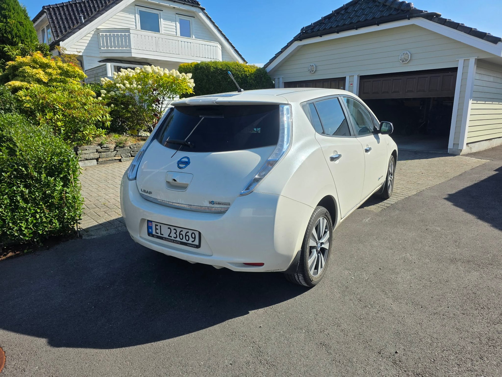 Nissan Leaf 24 kWh, 109ps, 2013