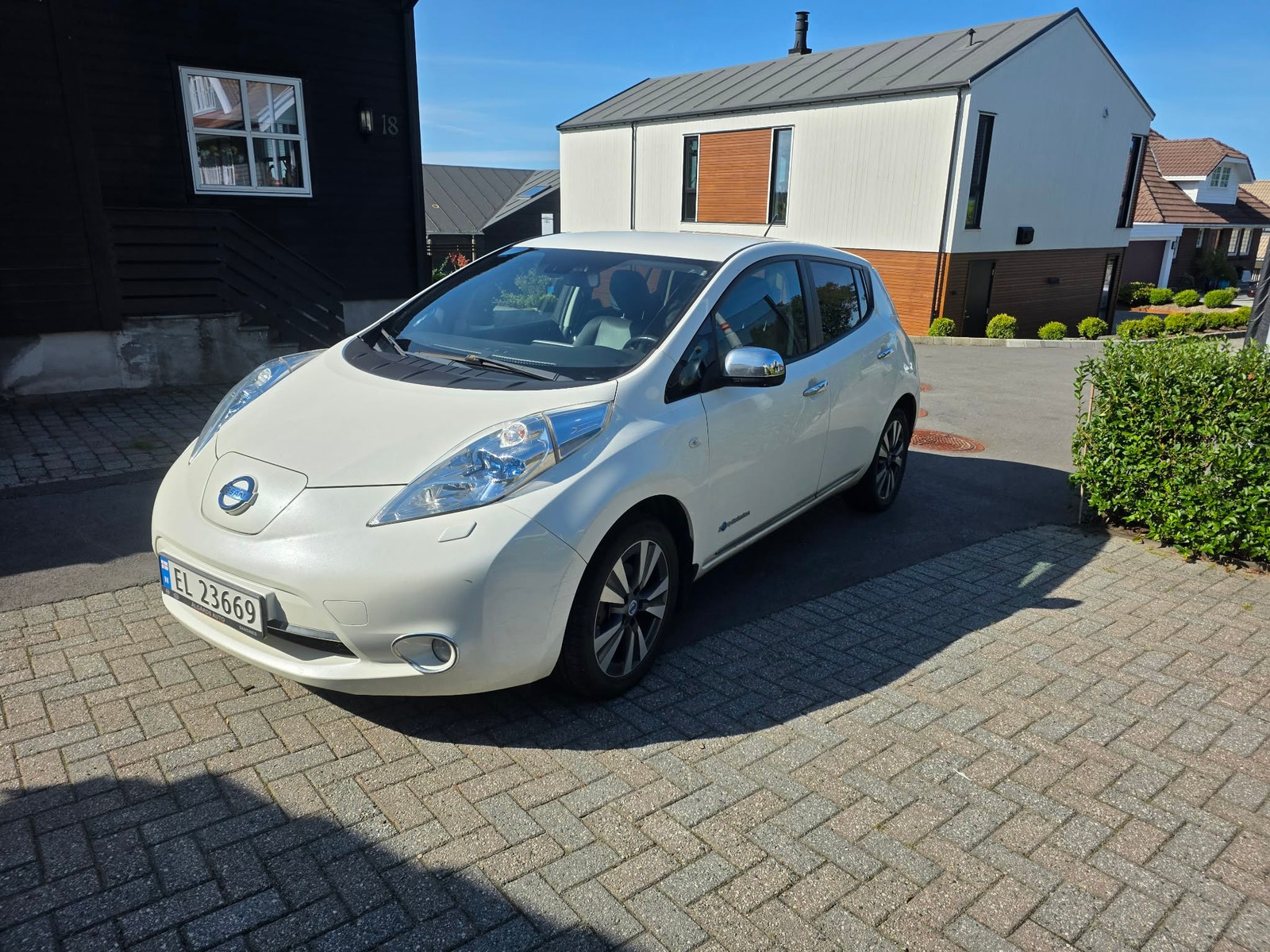 Nissan Leaf 24 kWh, 109ps, 2013