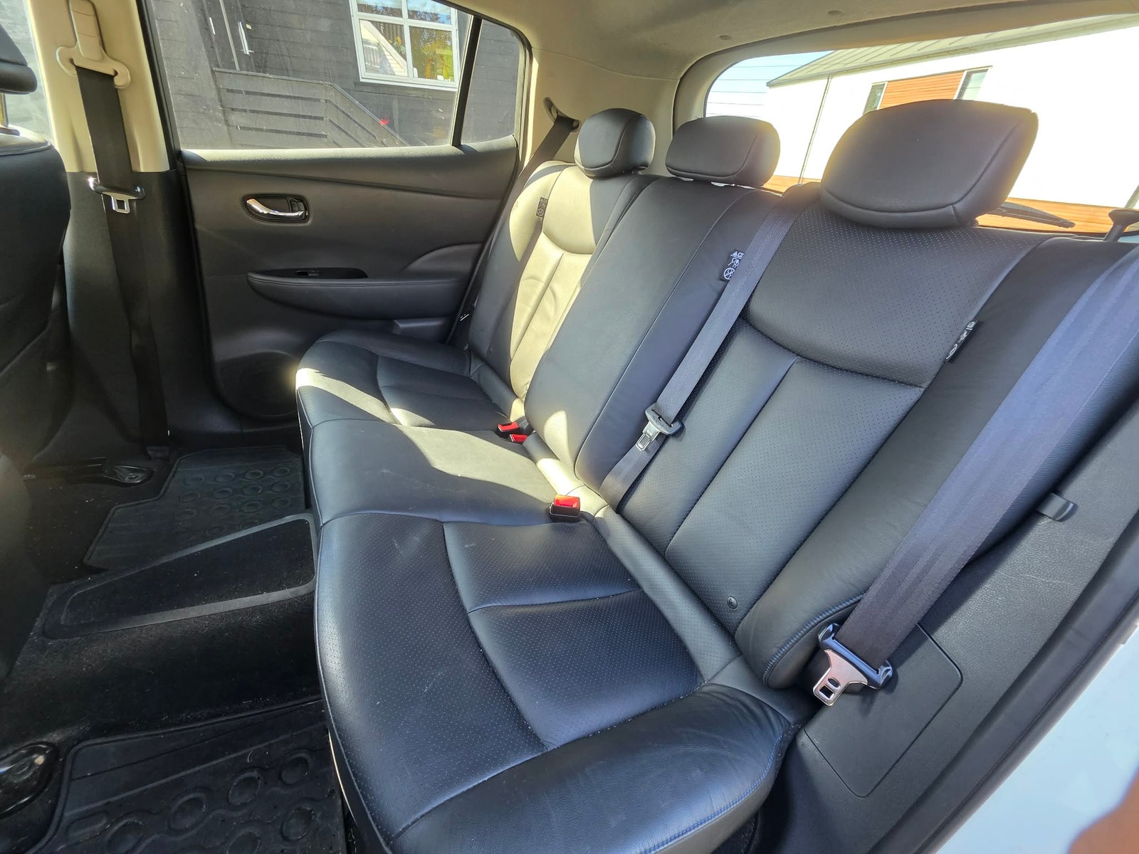 Nissan Leaf 24 kWh, 109ps, 2013