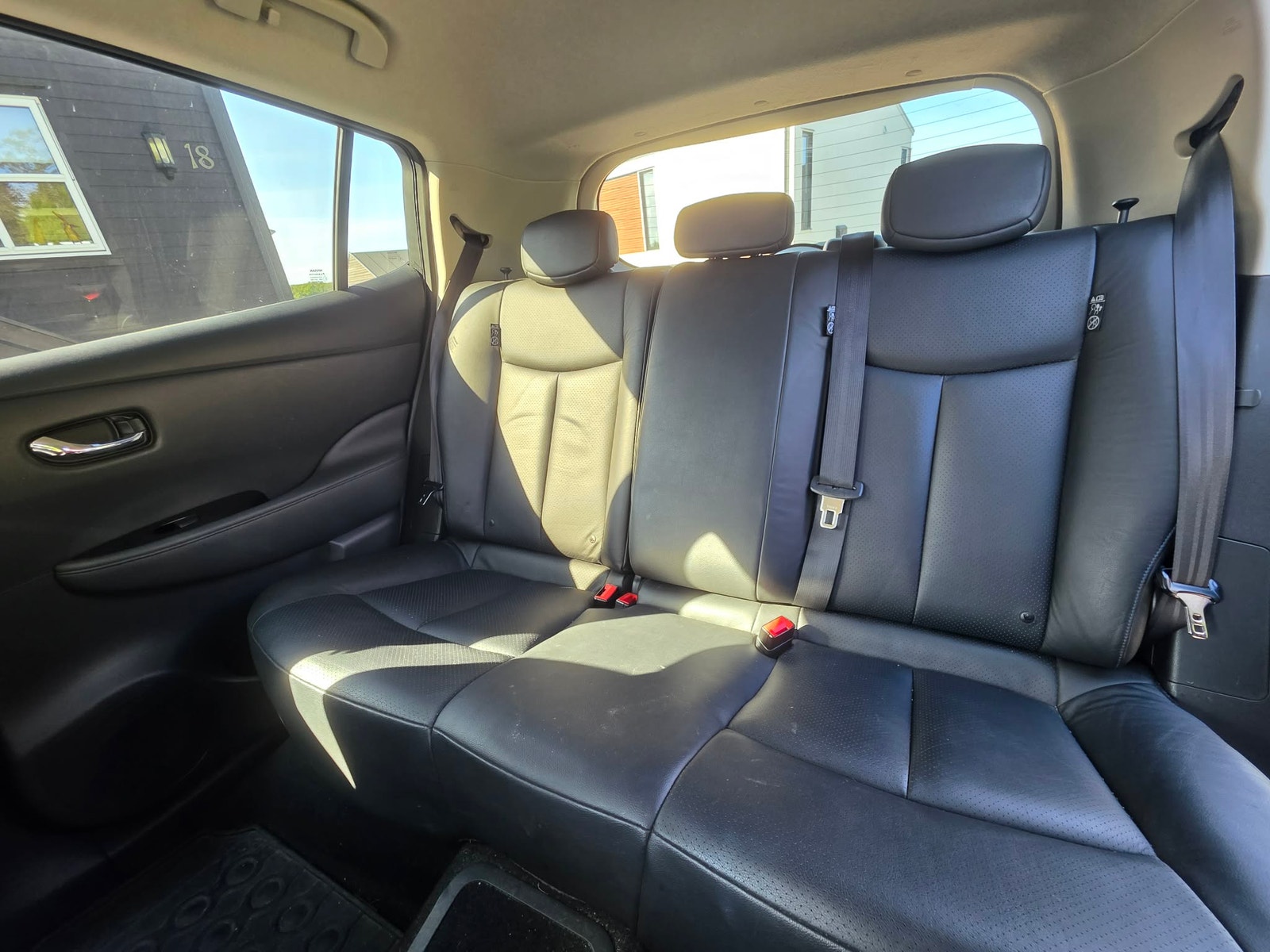 Nissan Leaf 24 kWh, 109ps, 2013