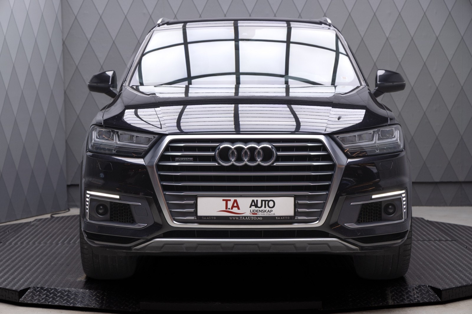Audi Q7 e-Tron 3.0 TDI quattro TipTronic, 373hp, 2017