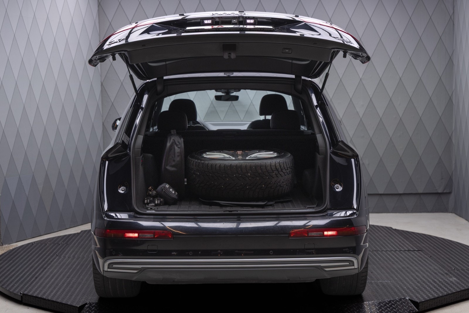 Audi Q7 e-Tron 3.0 TDI quattro TipTronic, 373hp, 2017