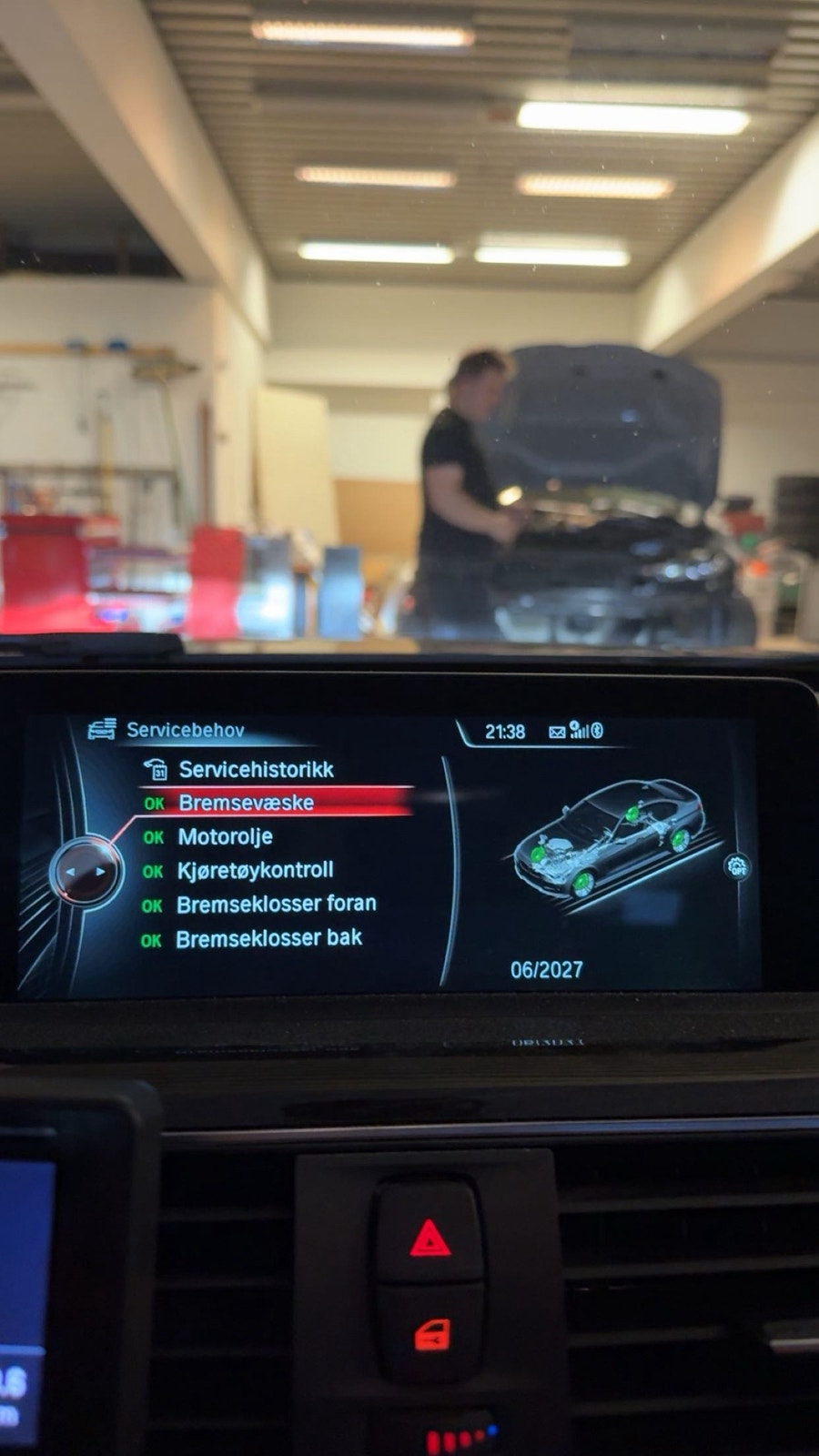 BMW 330e Sedan Steptronic, 252hp, 2016