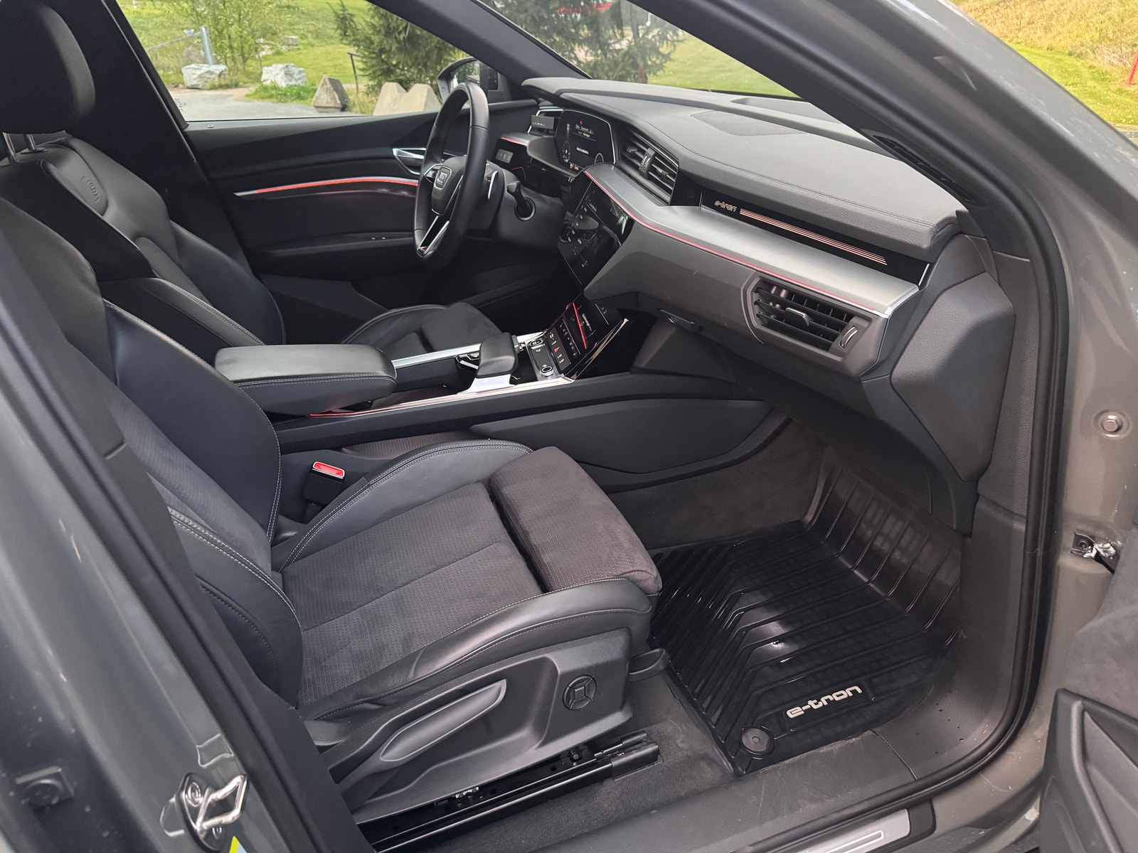 Audi Q8 Sportback 55 e-tron quattro, 408hp, 2024
