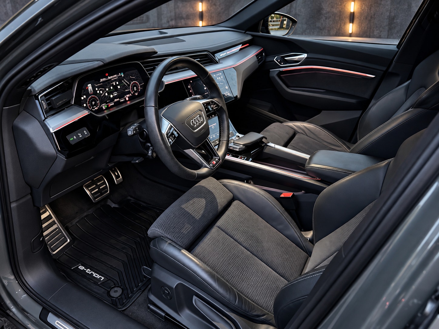 Audi Q8 Sportback 55 e-tron quattro, 408hp, 2024