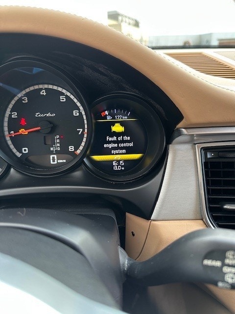Porsche Macan Turbo PDK, 400hp, 2014