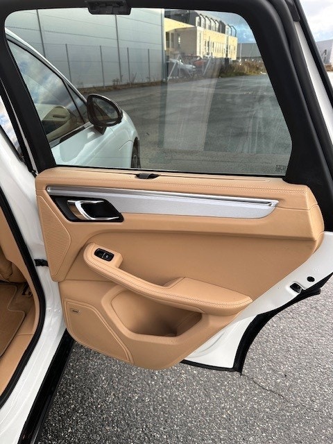 Porsche Macan Turbo PDK, 400hp, 2014