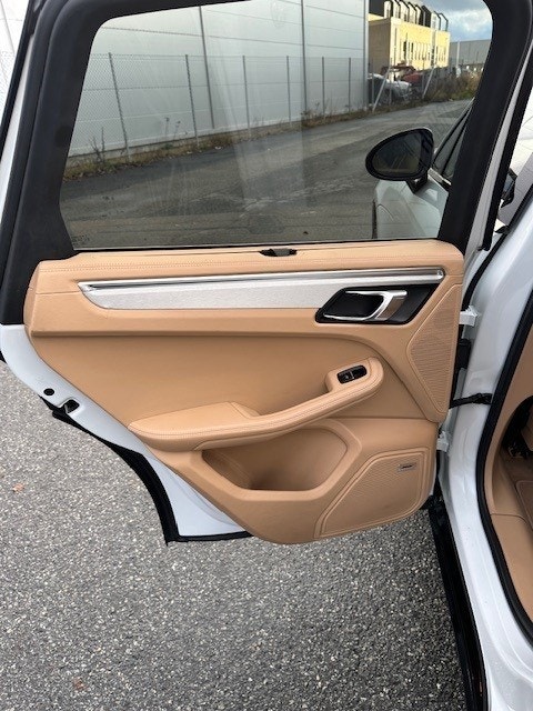 Porsche Macan Turbo PDK, 400hp, 2014