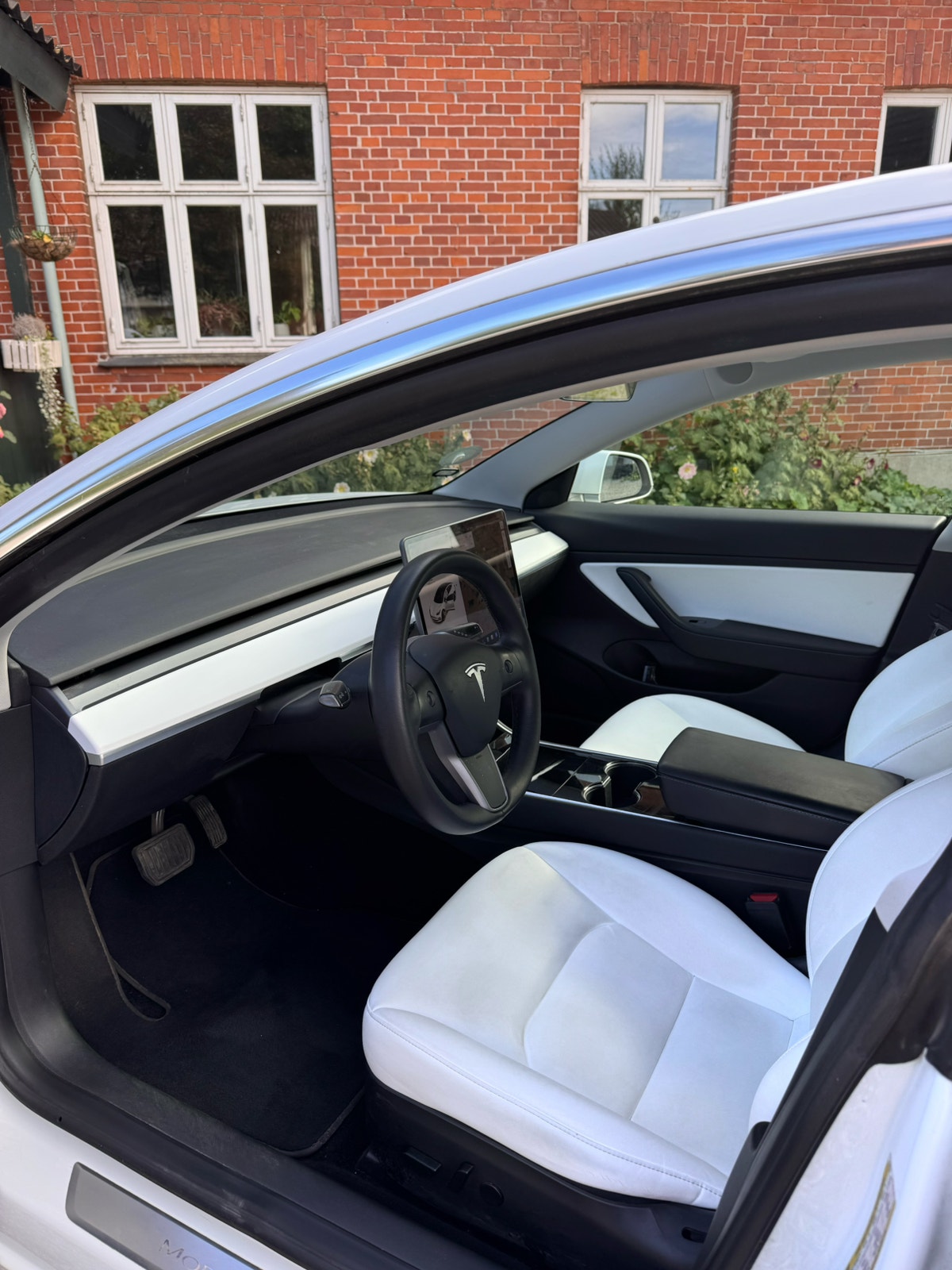 Tesla Model 3 Standard Range Plus, 325ps, 2020