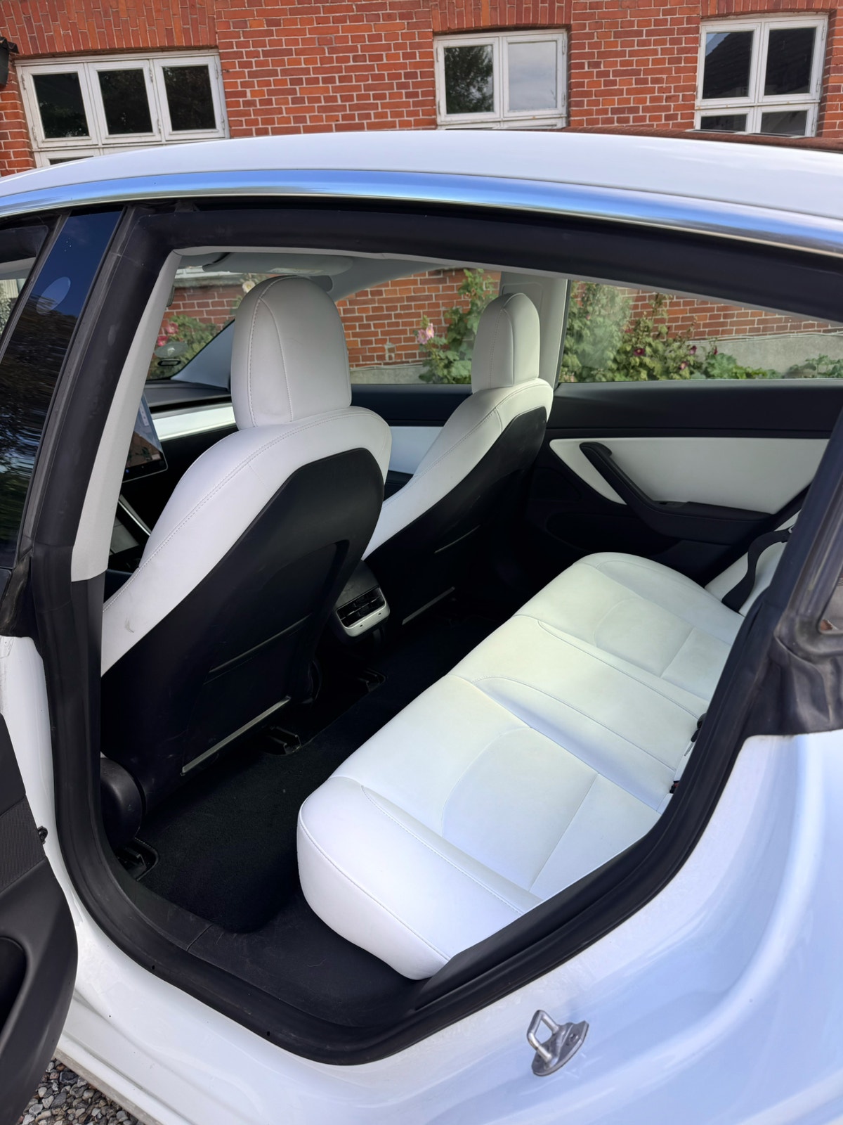 Tesla Model 3 Standard Range Plus, 325ps, 2020