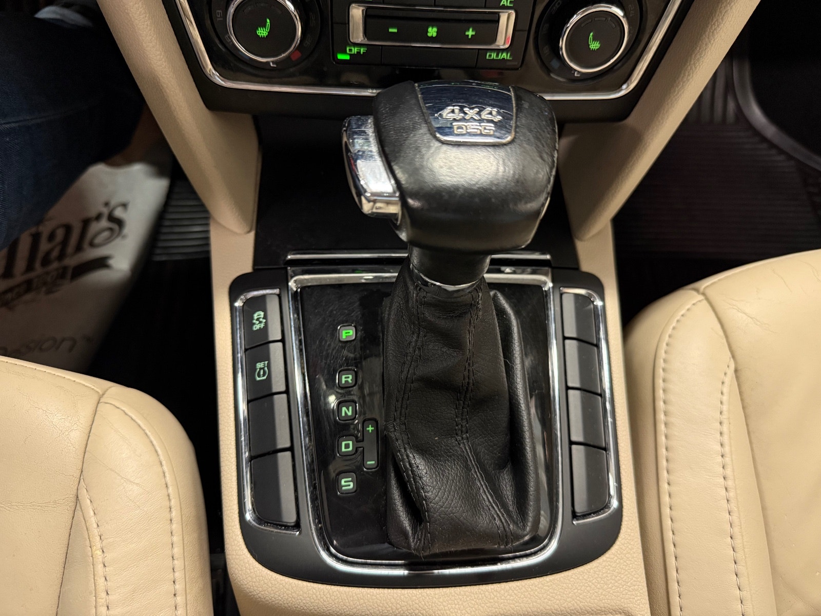 Škoda Superb Combi 2.0 TDI 4x4 DSG Sequential, 6-trins, 140ps, 2012