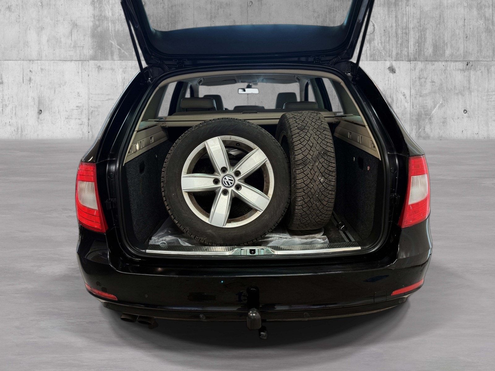Škoda Superb Combi 2.0 TDI 4x4 DSG Sequential, 6-trins, 140ps, 2012