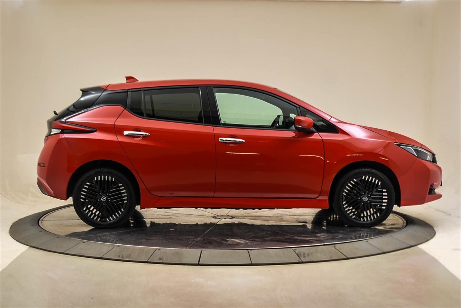Nissan Leaf e+, 217hp, 2023