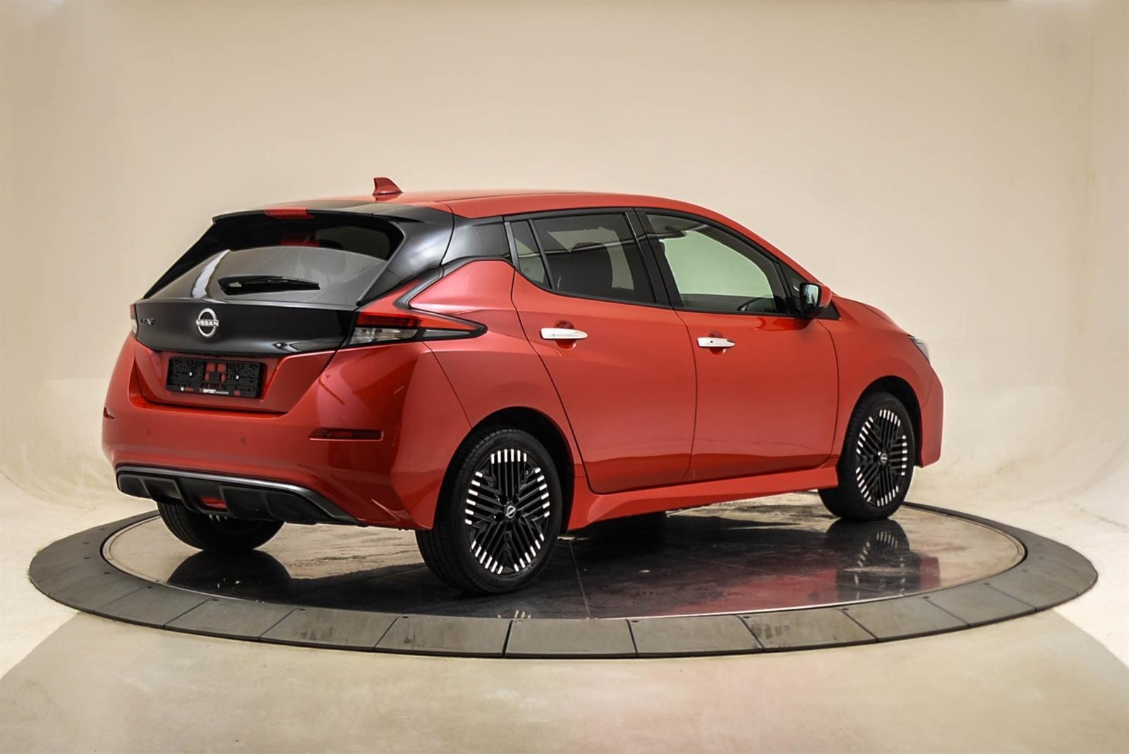 Nissan Leaf e+, 217hp, 2023