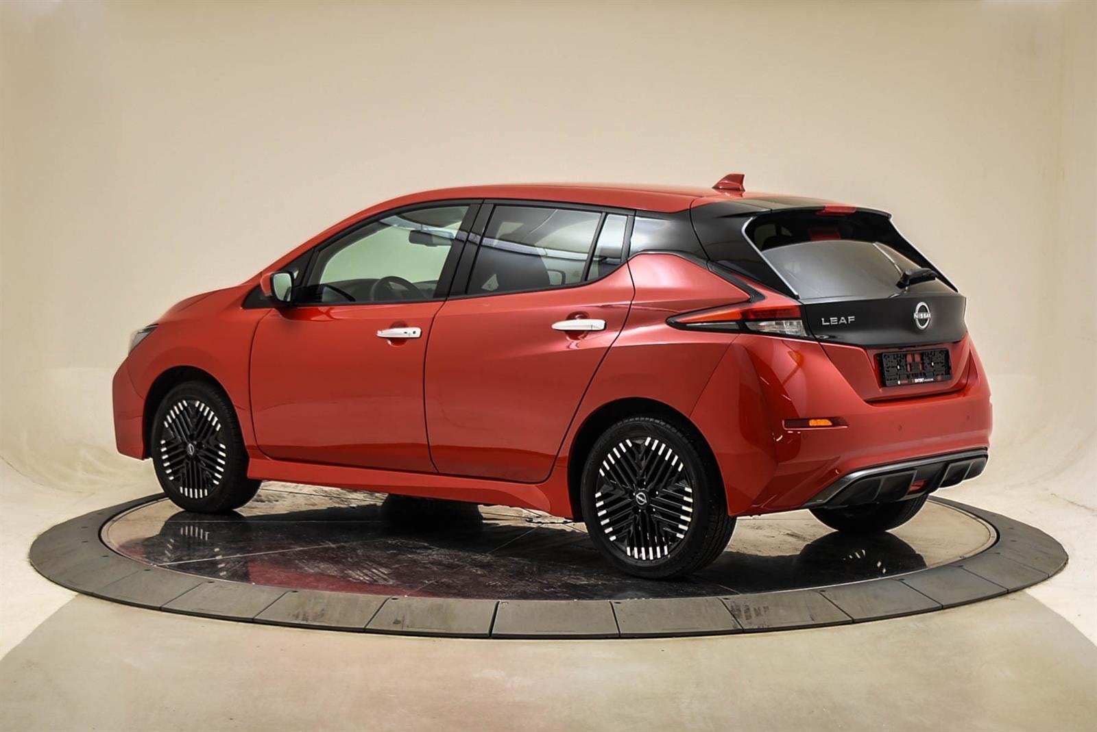 Nissan Leaf e+, 217hp, 2023