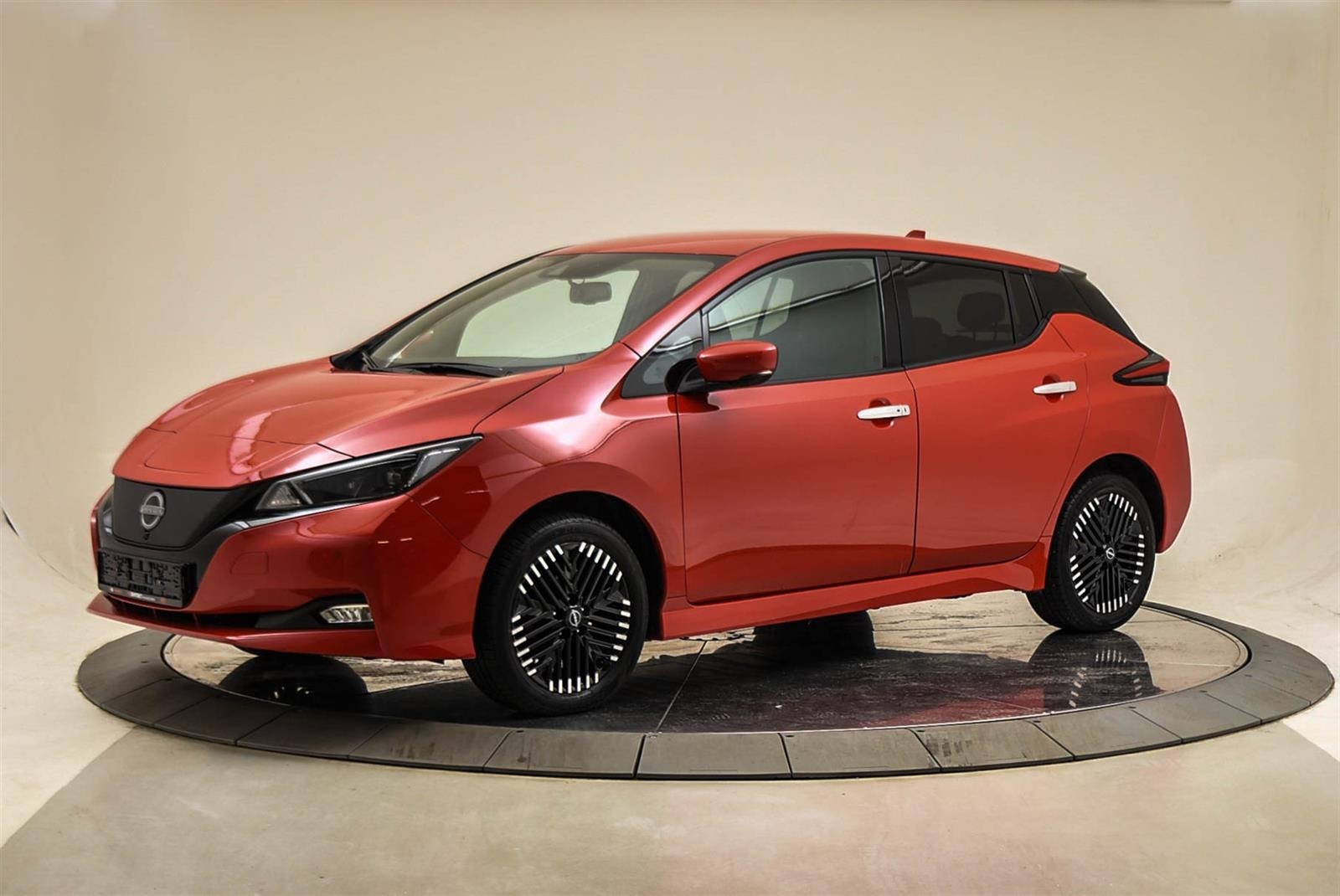 Nissan Leaf e+, 217hp, 2023