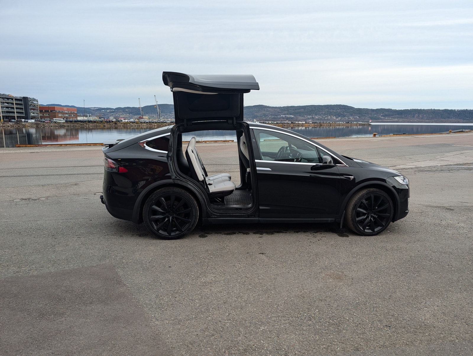 Tesla Model X Standard Range, 333hp, 2019