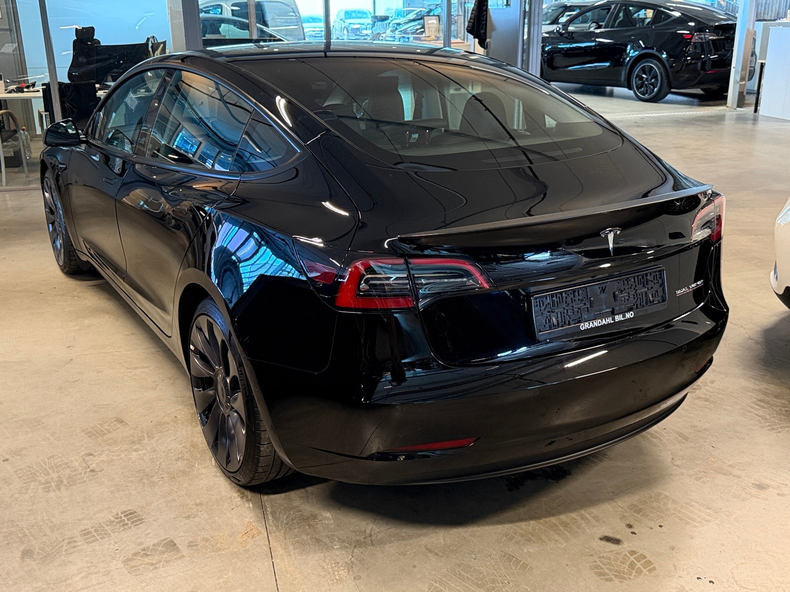 Tesla Model 3 Performance, 534hk, 2022