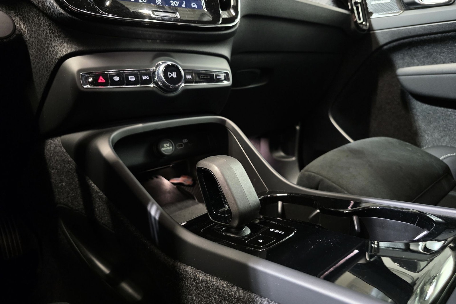 Volvo EX40 Twin Motor, 408ps, 2026