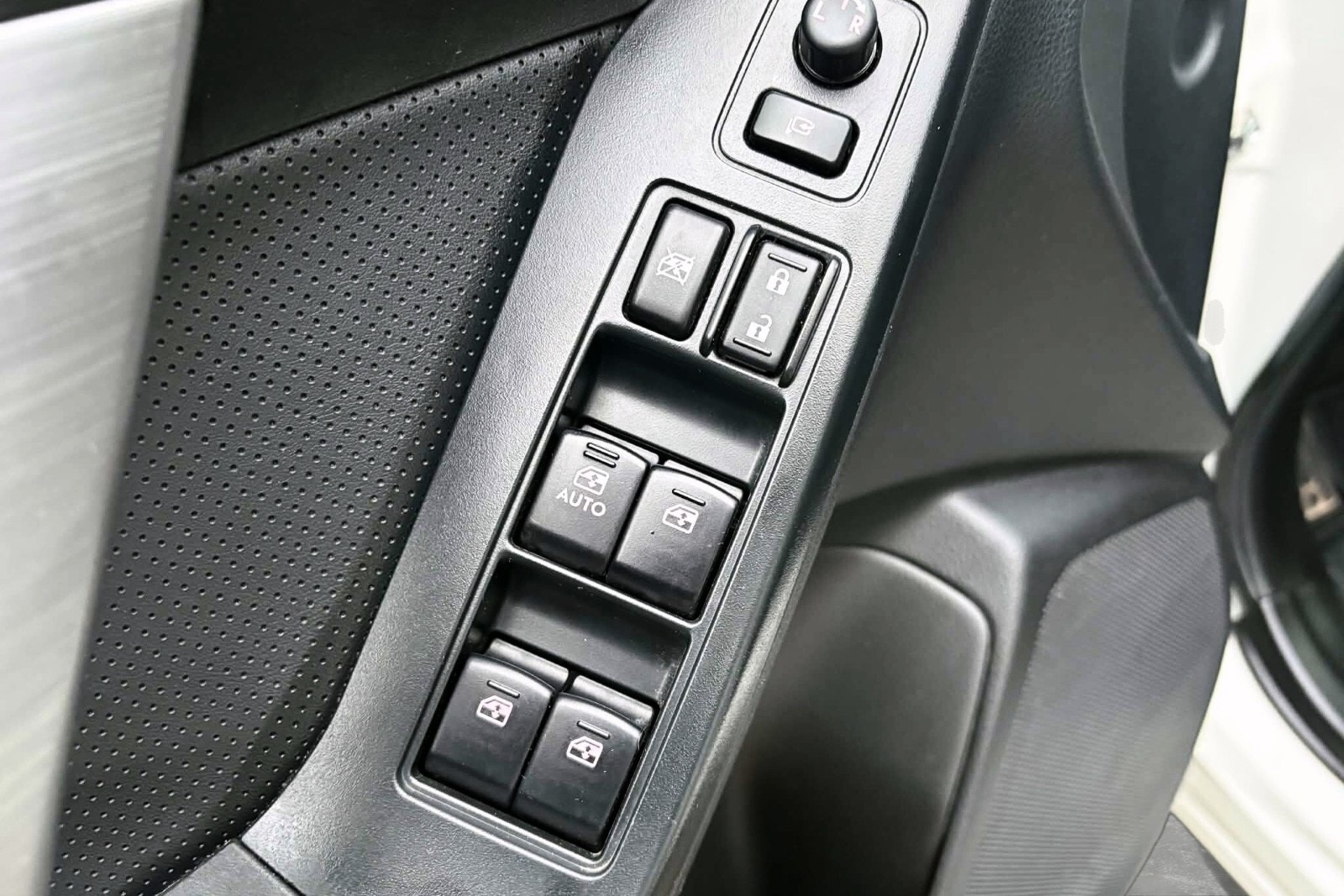 Subaru Forester 2.0 4WD Lineartronic, 150hp, 2013