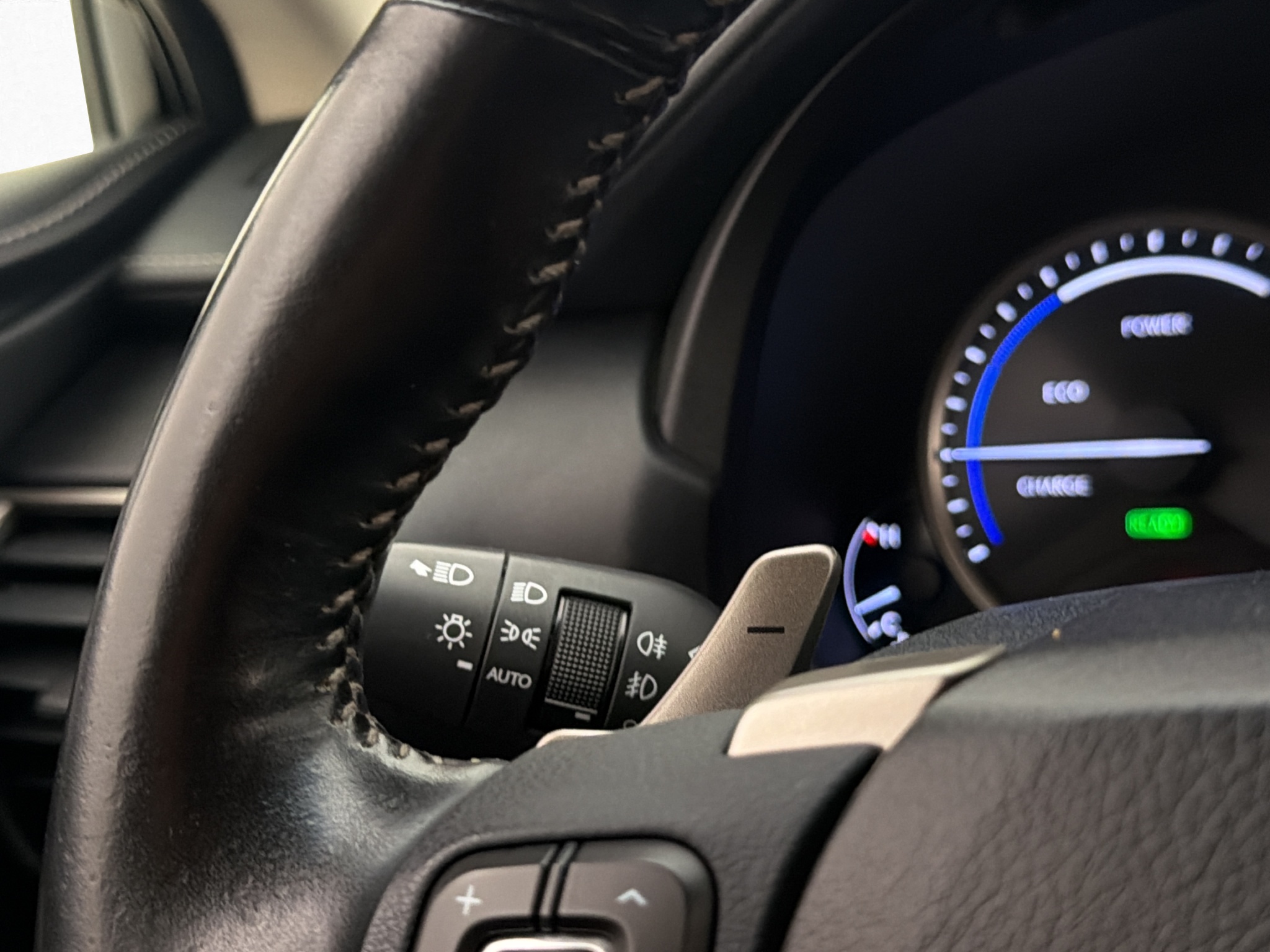 Lexus NX 300h AWD 2.5 AWD E-CVT, 197hp, 2018