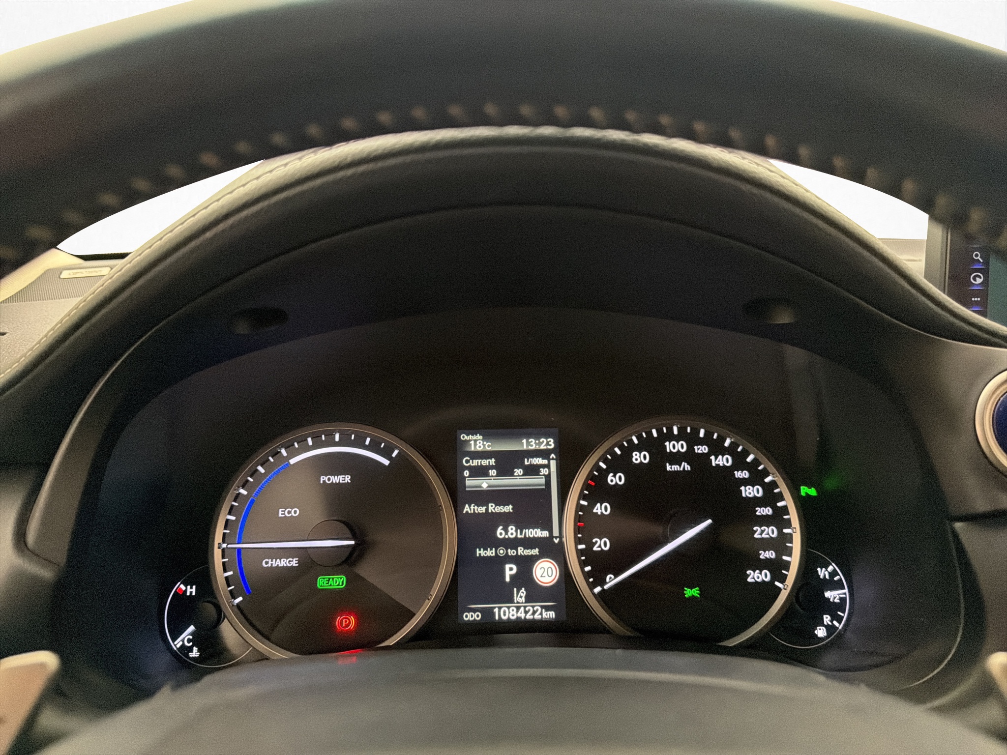 Lexus NX 300h AWD 2.5 AWD E-CVT, 197hp, 2018