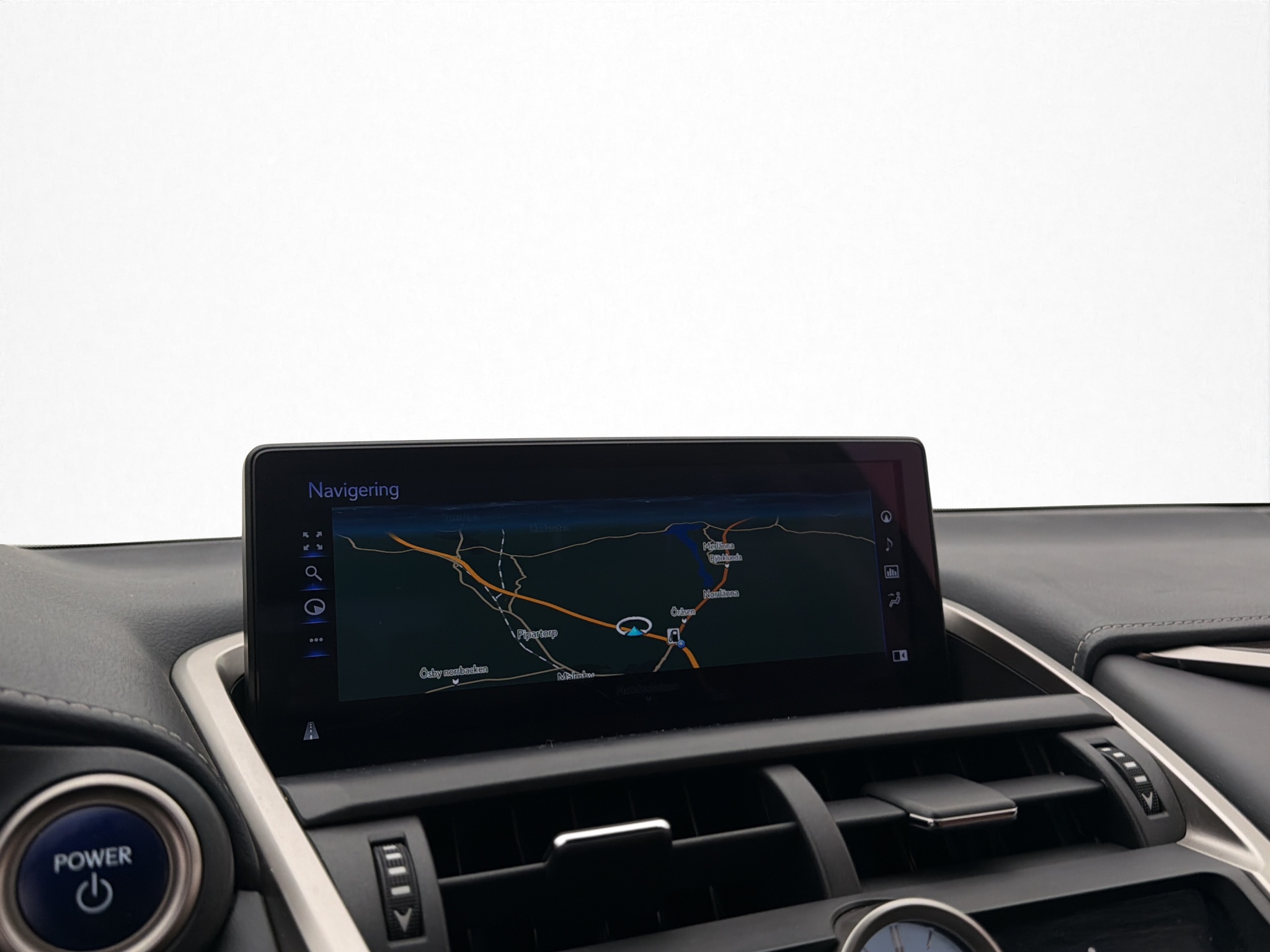 Lexus NX 300h AWD 2.5 AWD E-CVT, 197hp, 2018