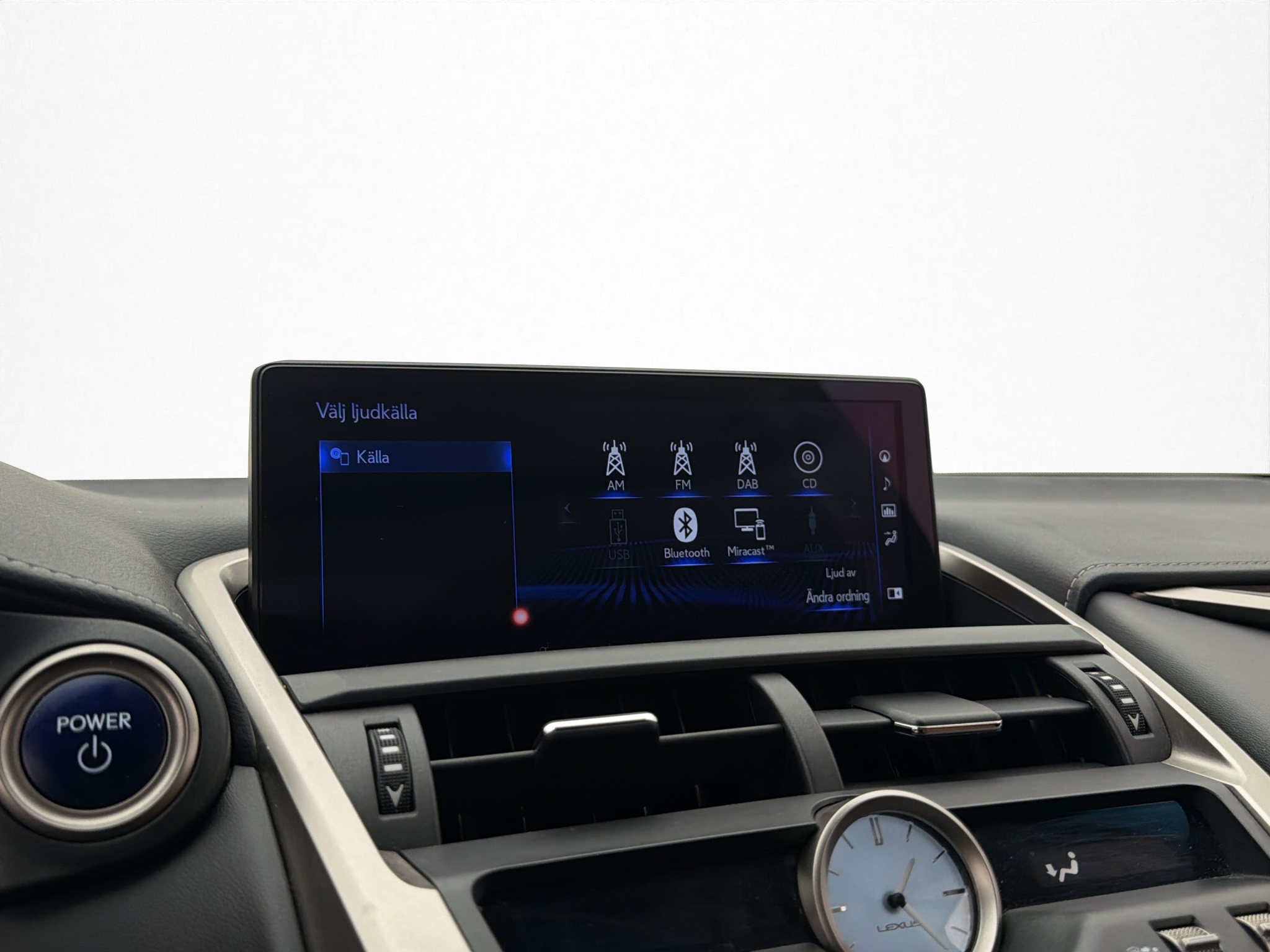 Lexus NX 300h AWD 2.5 AWD E-CVT, 197hp, 2018