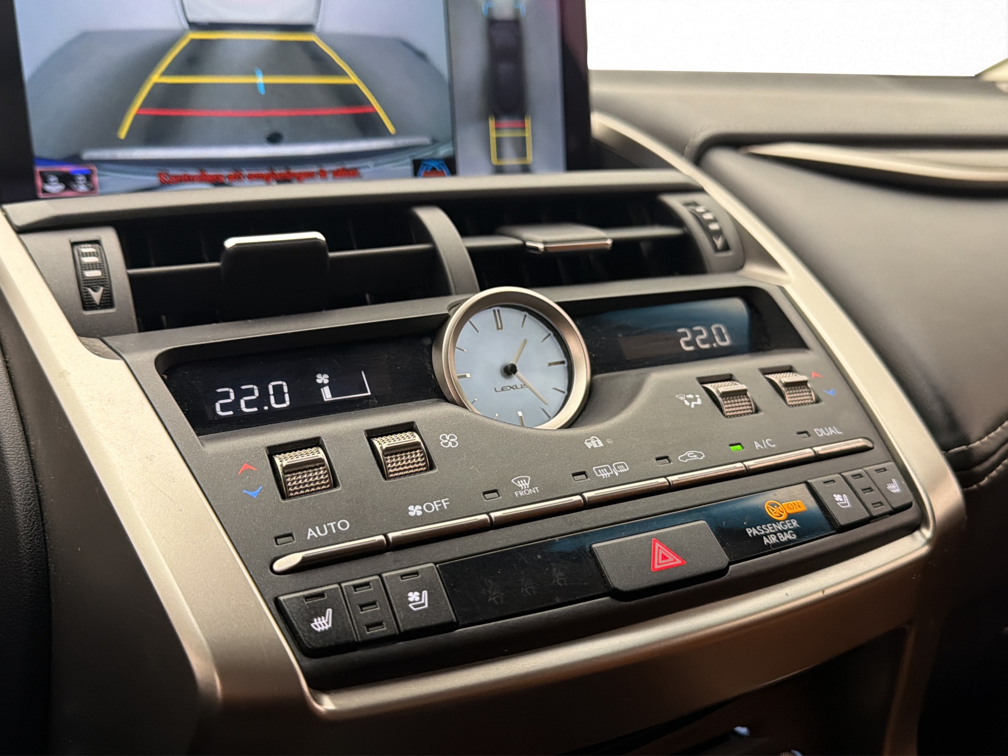 Lexus NX 300h AWD 2.5 AWD E-CVT, 197hp, 2018