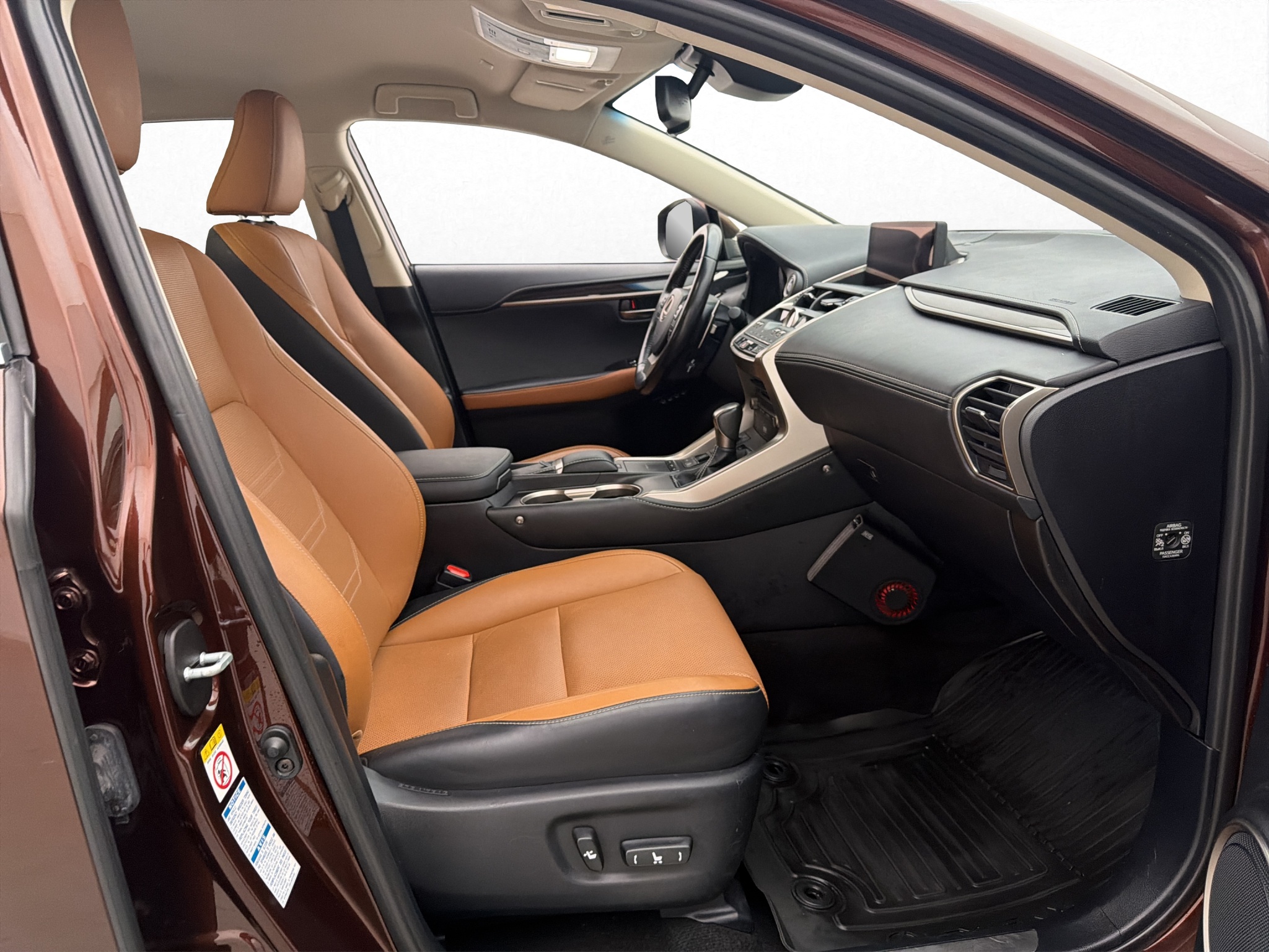 Lexus NX 300h AWD 2.5 AWD E-CVT, 197hp, 2018
