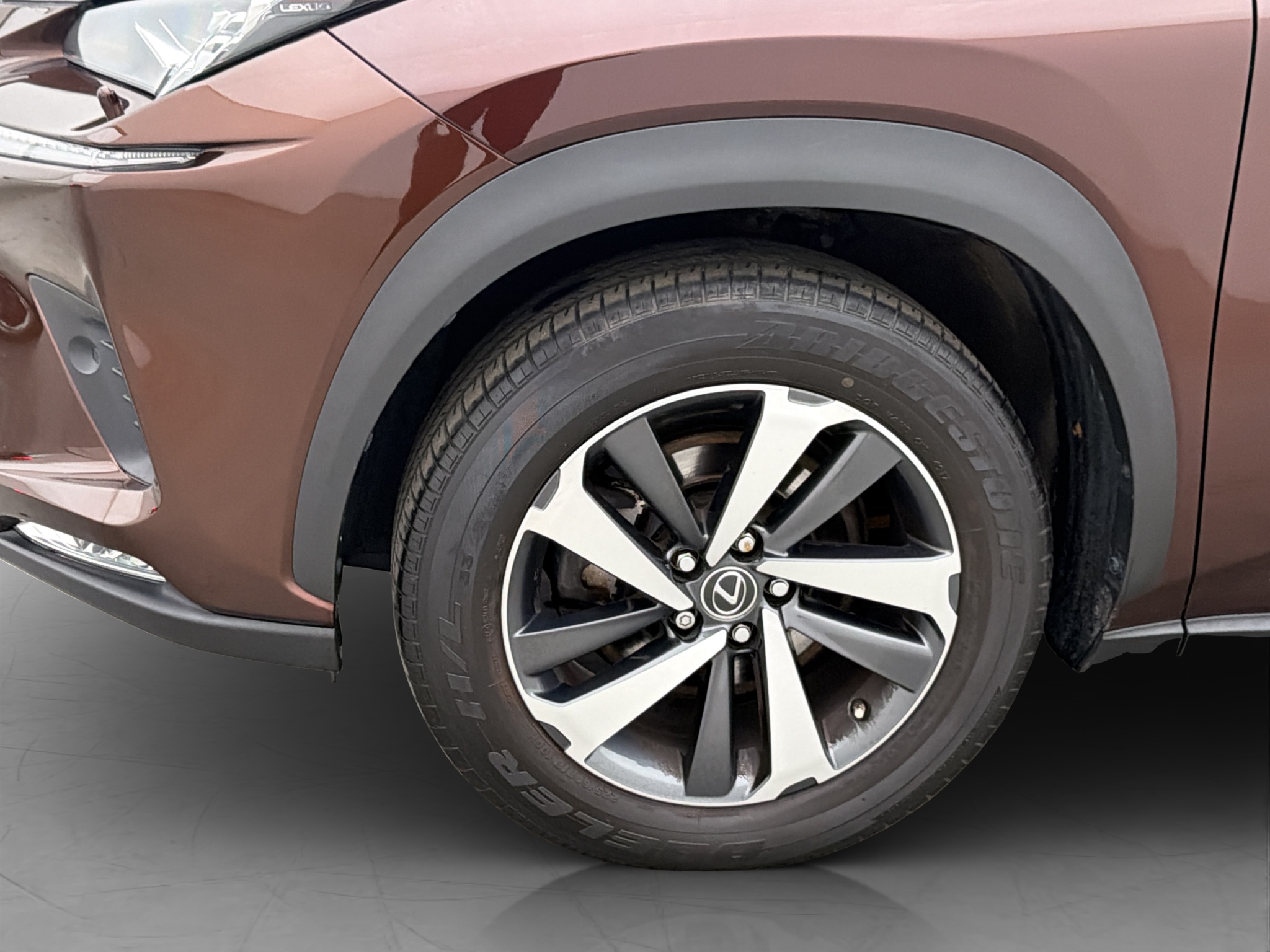 Lexus NX 300h AWD 2.5 AWD E-CVT, 197hp, 2018